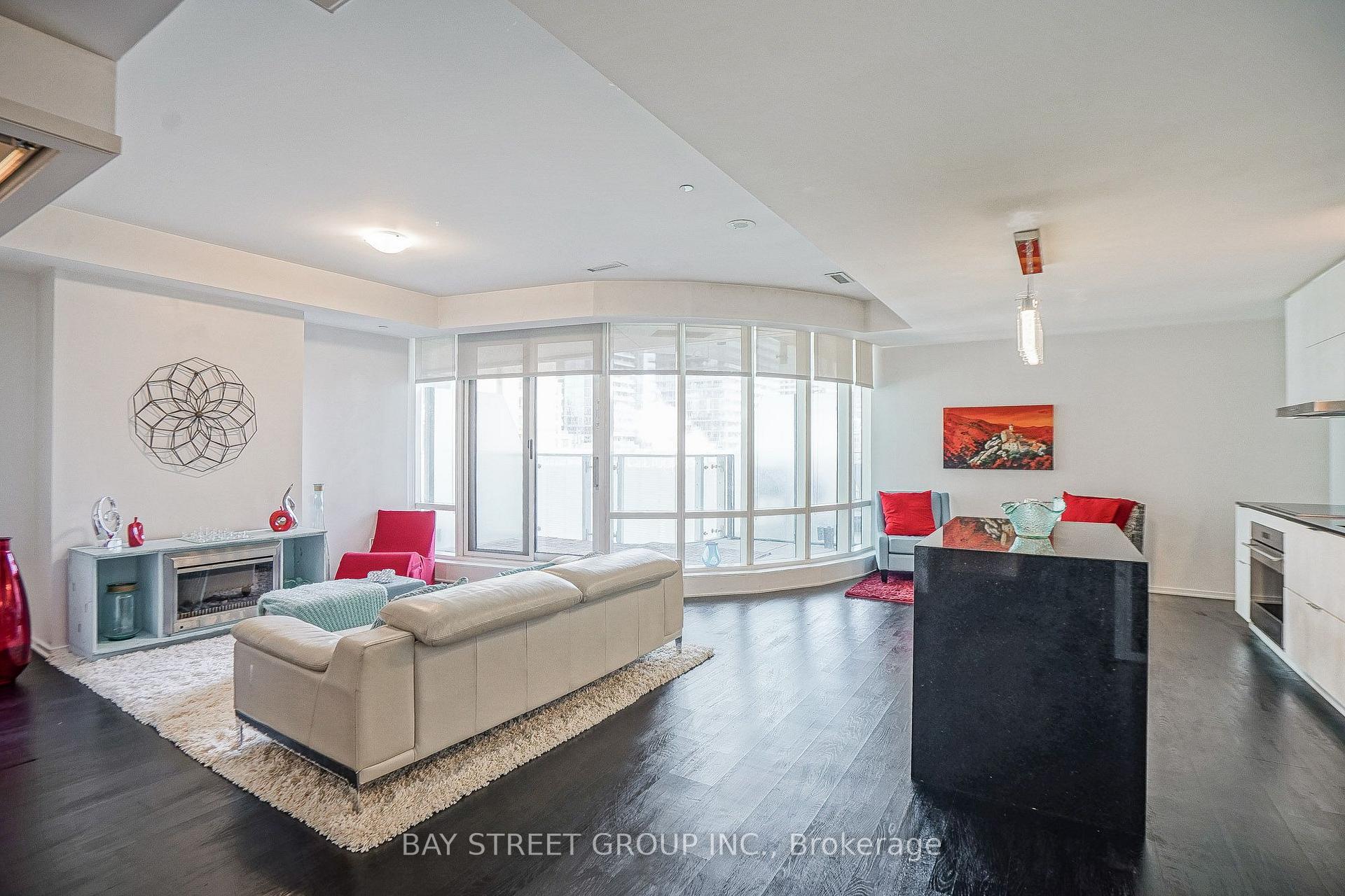 Photo 2 of Unit 505, 1 Bloor Street E, Toronto, Church-Yonge Corridor — HOMEH