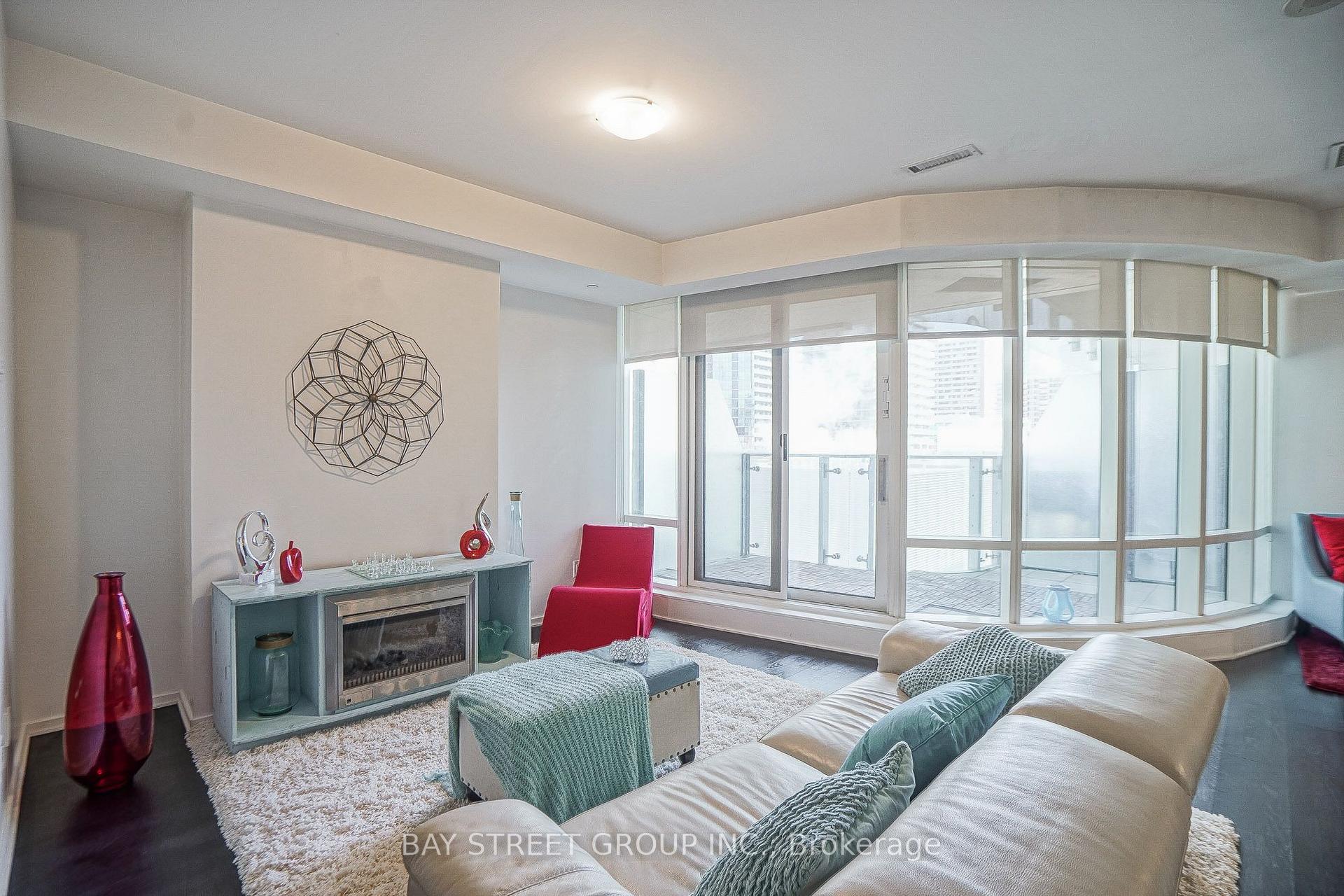 Photo 6 of Unit 505, 1 Bloor Street E, Toronto, Church-Yonge Corridor — HOMEH