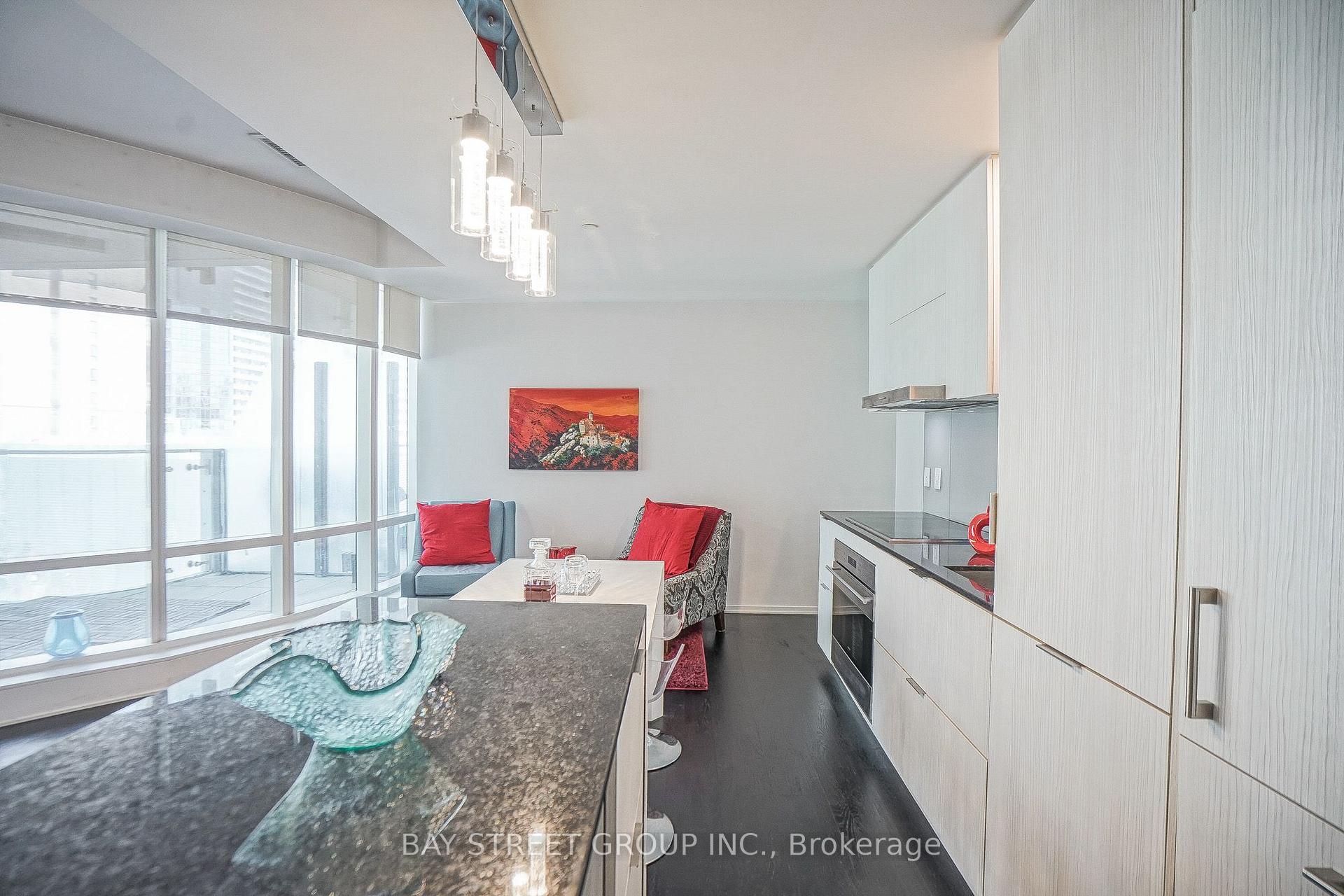 Photo 7 of Unit 505, 1 Bloor Street E, Toronto, Church-Yonge Corridor — HOMEH