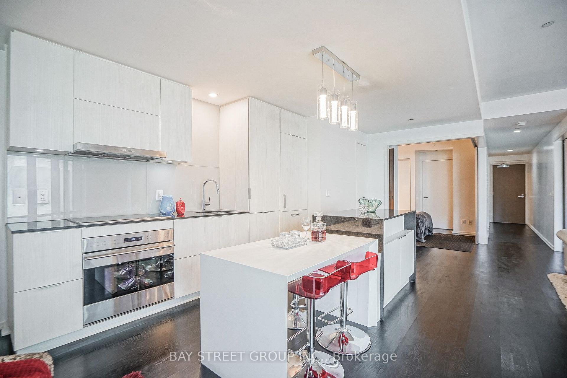 Photo 8 of Unit 505, 1 Bloor Street E, Toronto, Church-Yonge Corridor — HOMEH