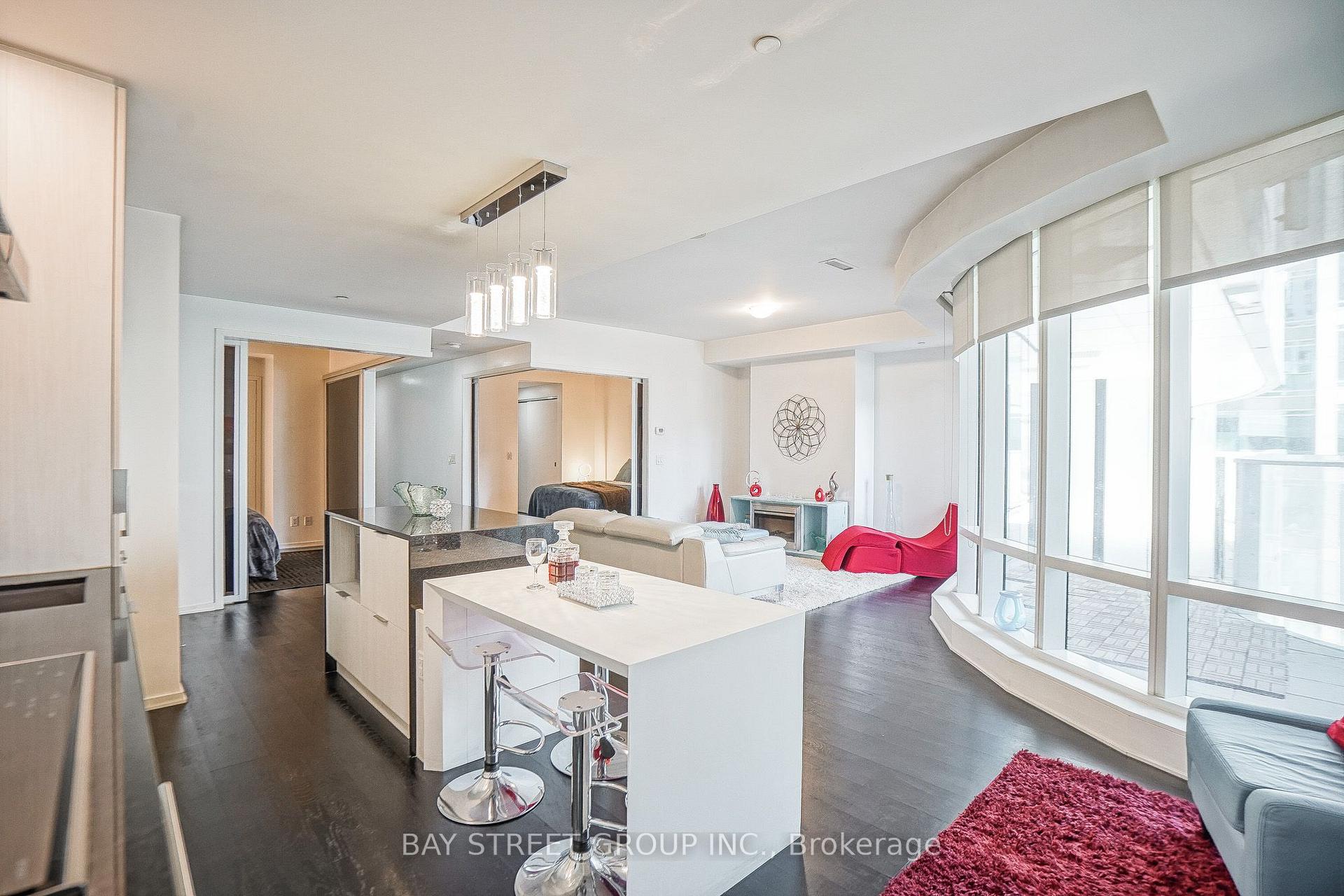 Photo 9 of Unit 505, 1 Bloor Street E, Toronto, Church-Yonge Corridor — HOMEH