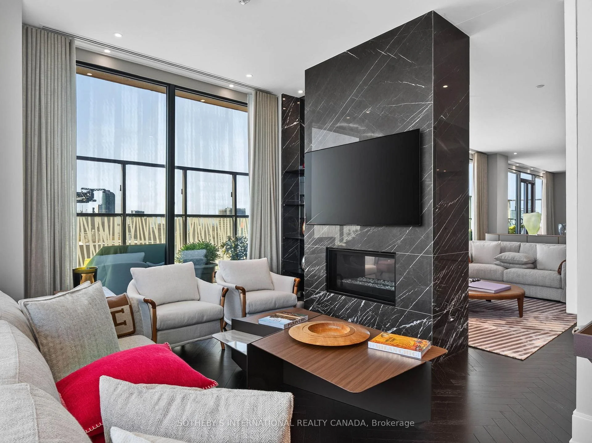 Photo of Unit 5501, 50 Charles Street E