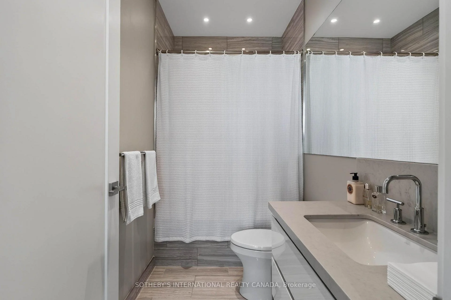 Photo 91 of Unit 5501, 50 Charles Street E, Toronto, Church-Yonge Corridor — HOMEH
