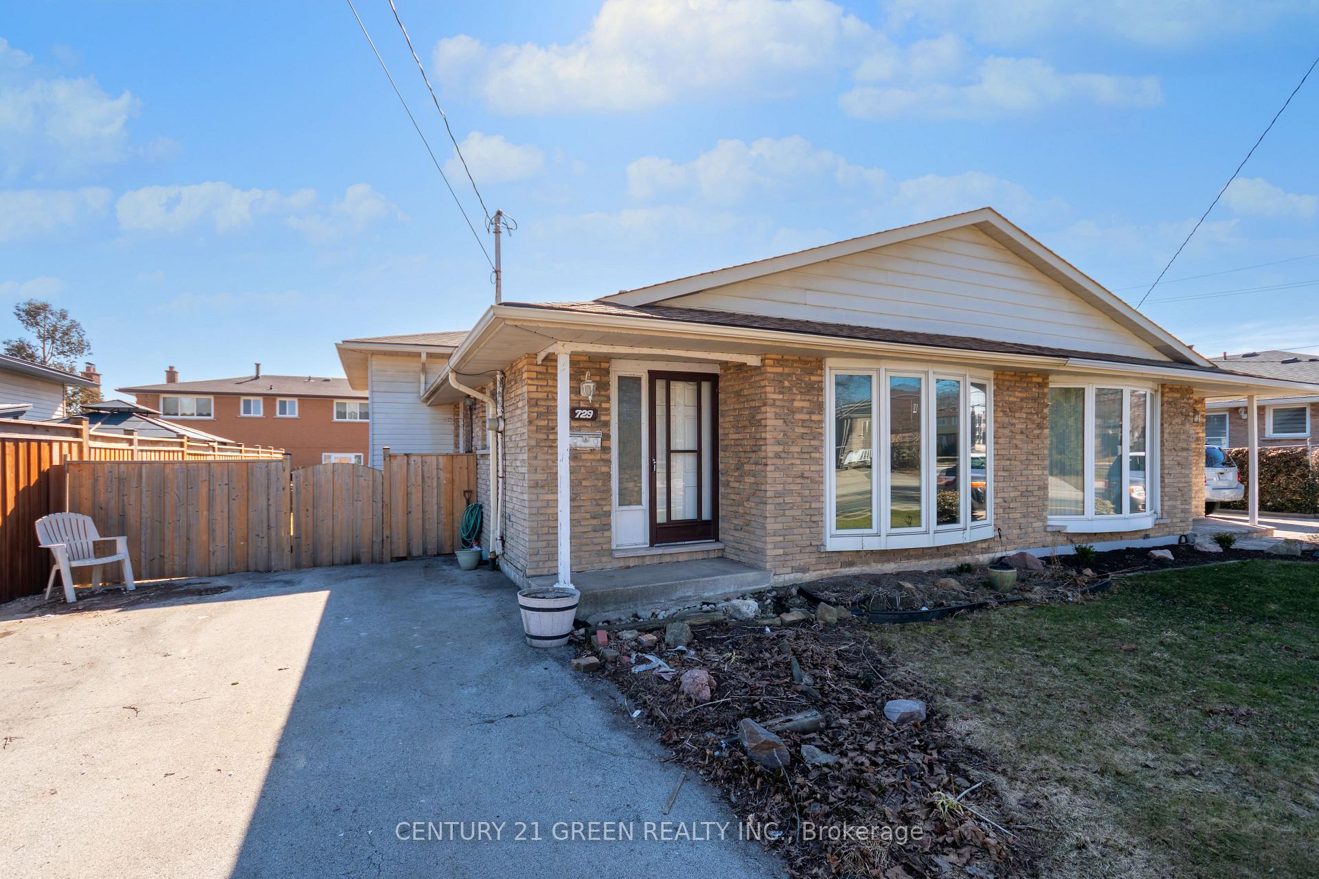Photo 2 of 729 West 5th Street, Hamilton, Fessenden — HOMEH