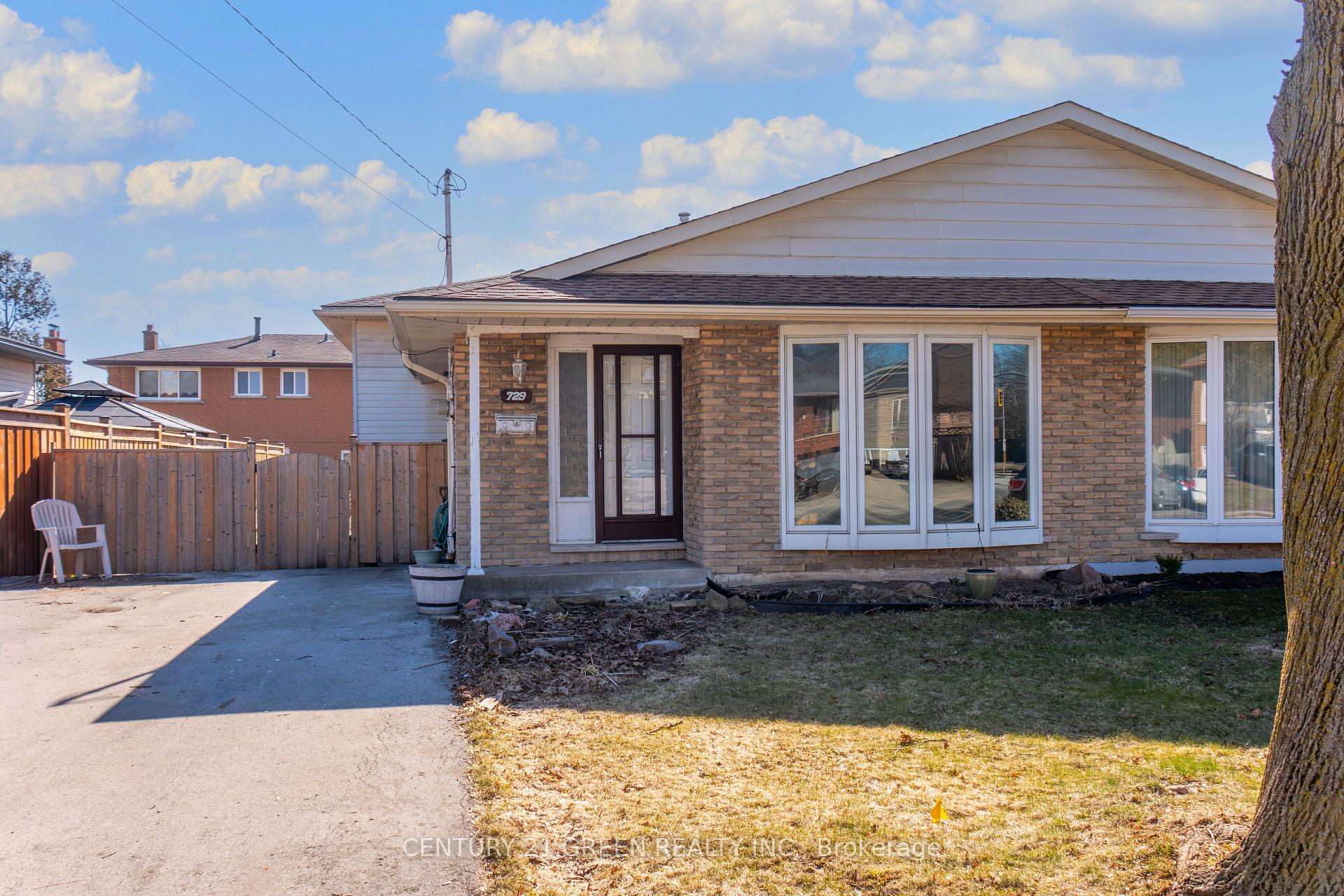 Photo 3 of 729 West 5th Street, Hamilton, Fessenden — HOMEH