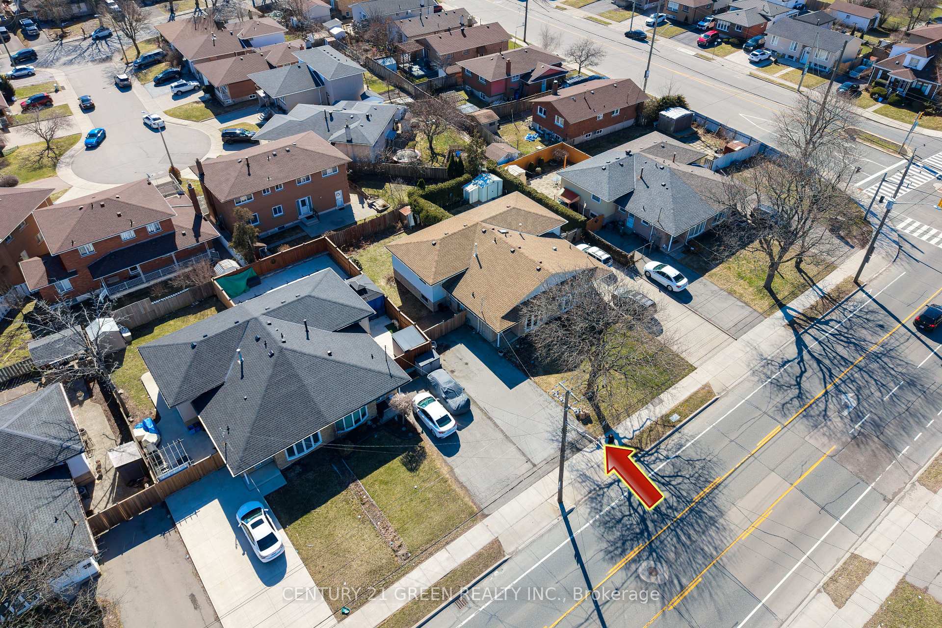 Photo 4 of 729 West 5th Street, Hamilton, Fessenden — HOMEH
