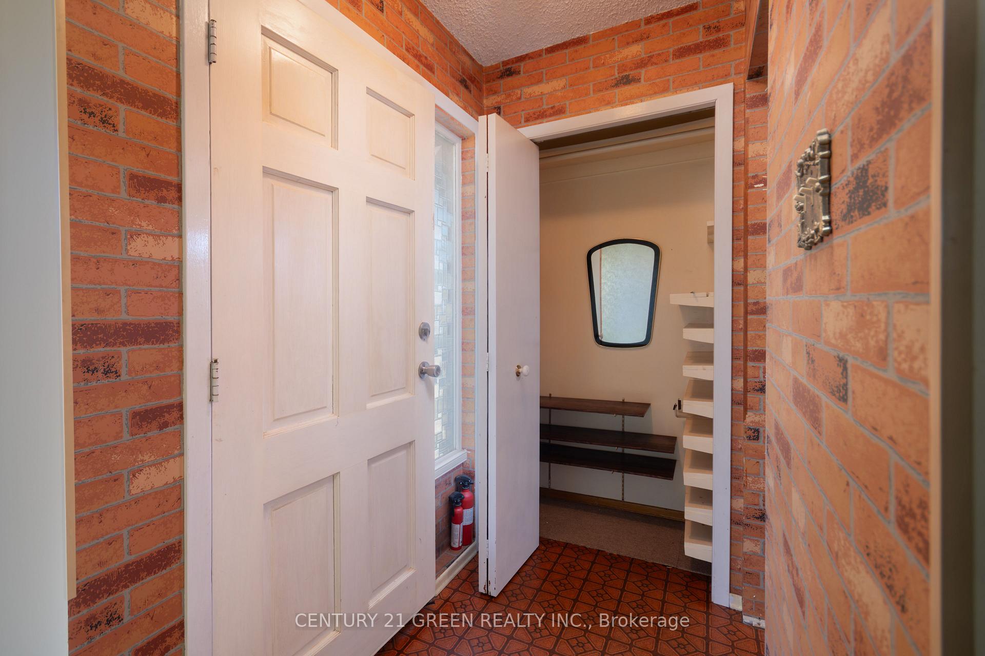 Photo 6 of 729 West 5th Street, Hamilton, Fessenden — HOMEH