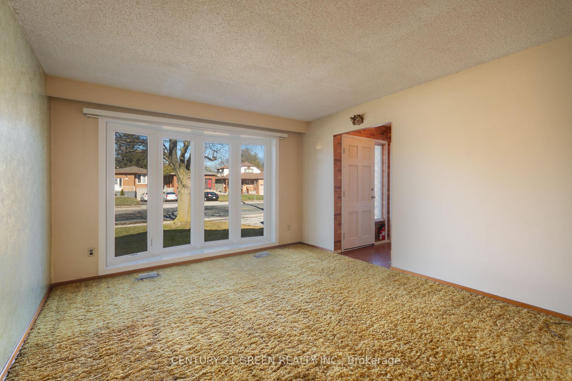 Photo 9 of 729 West 5th Street, Hamilton, Fessenden — HOMEH