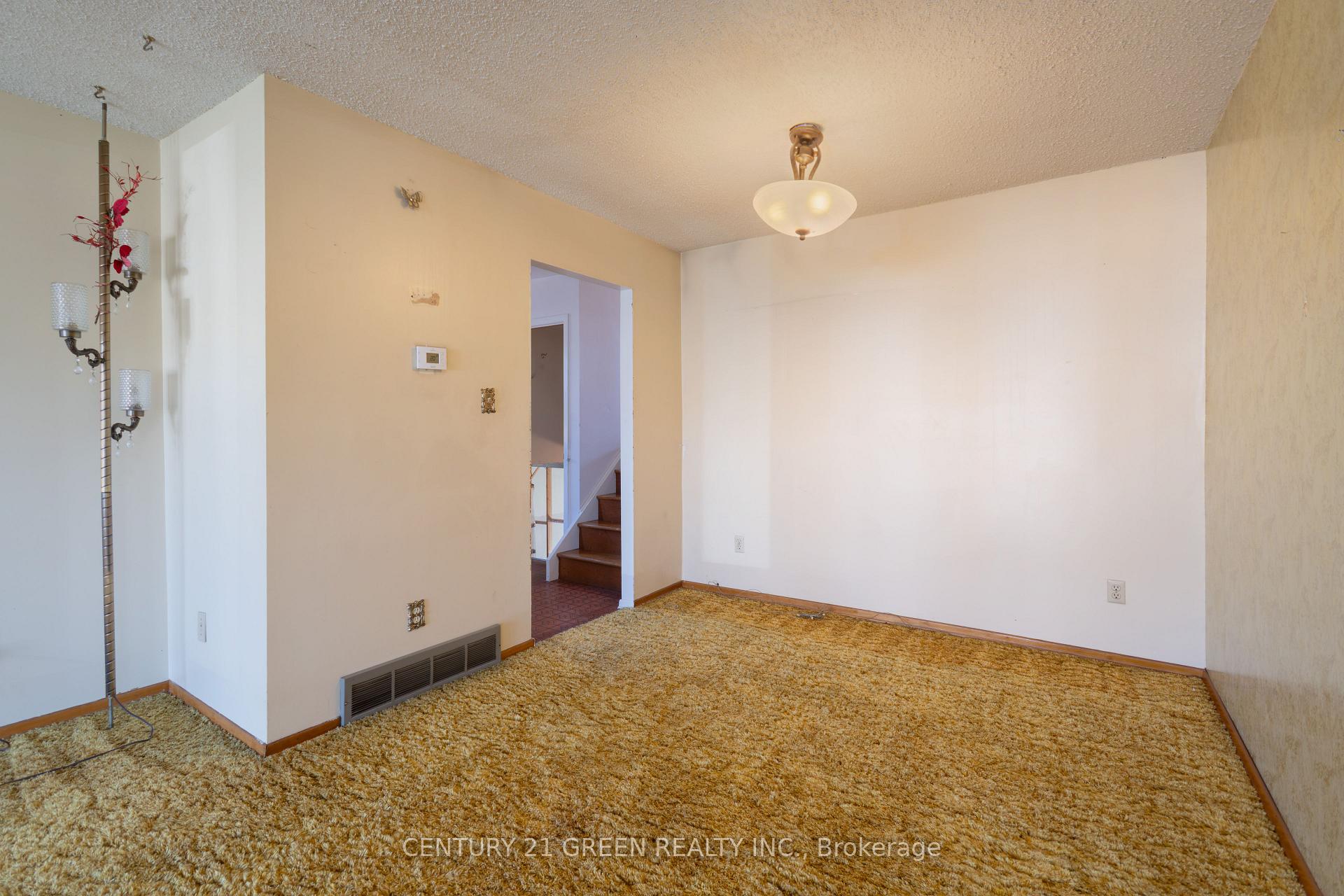 Photo 11 of 729 West 5th Street, Hamilton, Fessenden — HOMEH