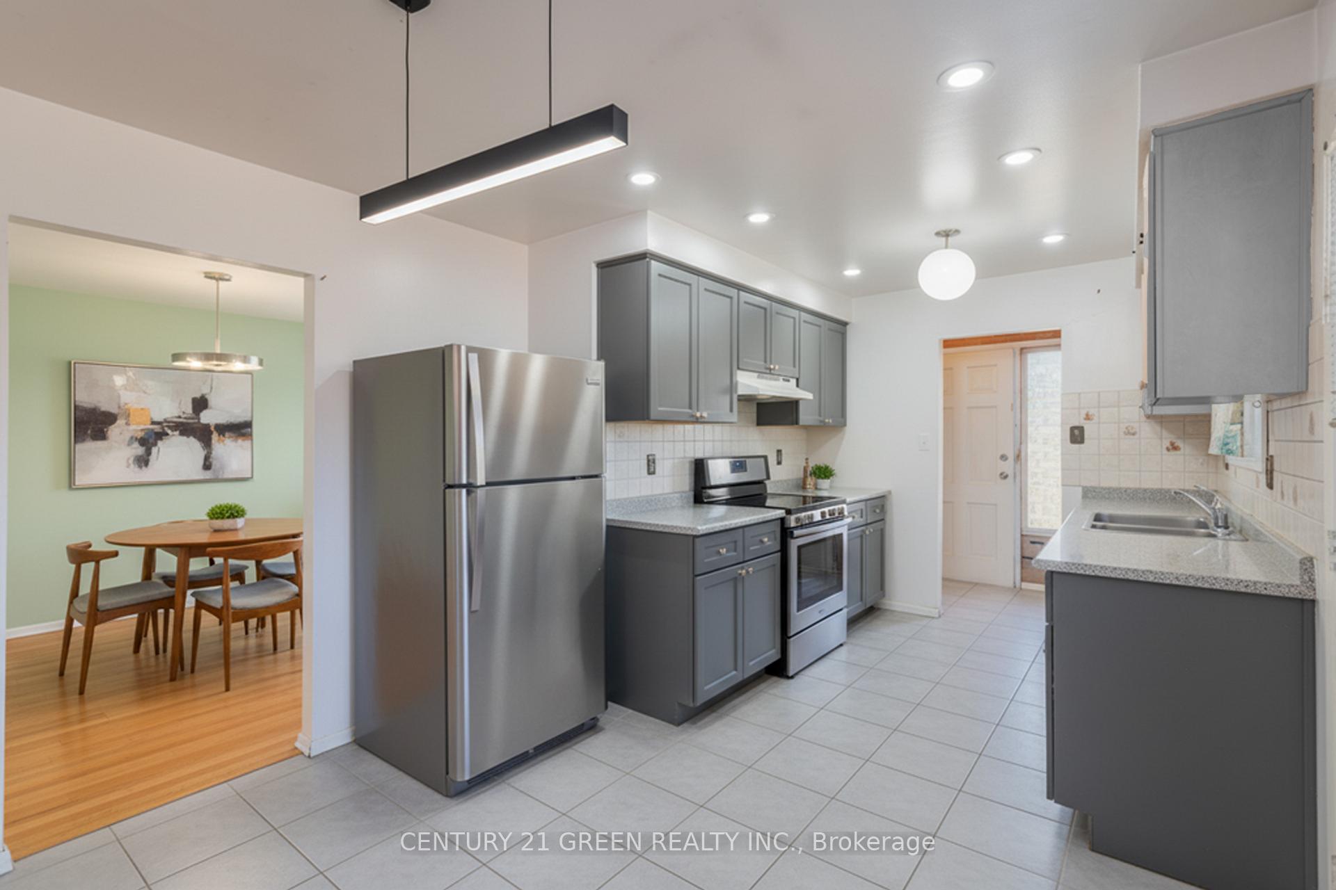 Photo 18 of 729 West 5th Street, Hamilton, Fessenden — HOMEH