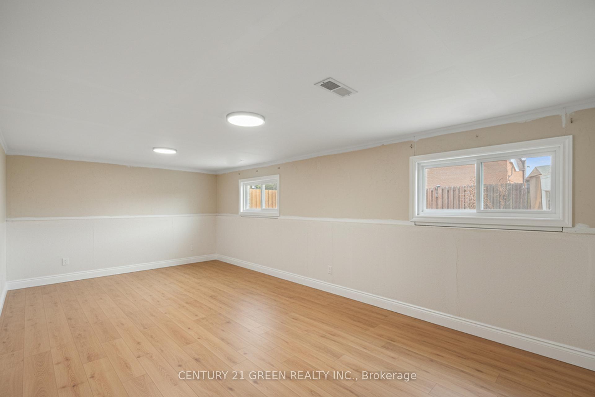 Photo 32 of 729 West 5th Street, Hamilton, Fessenden — HOMEH