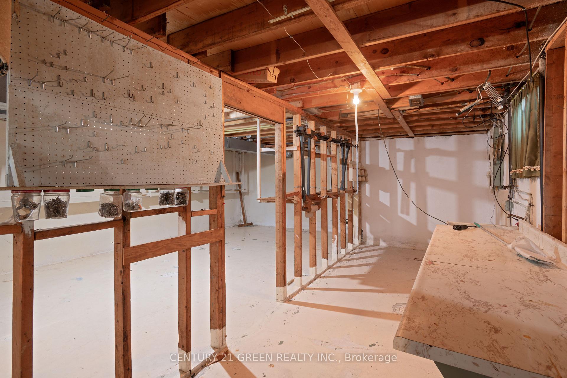 Photo 34 of 729 West 5th Street, Hamilton, Fessenden — HOMEH