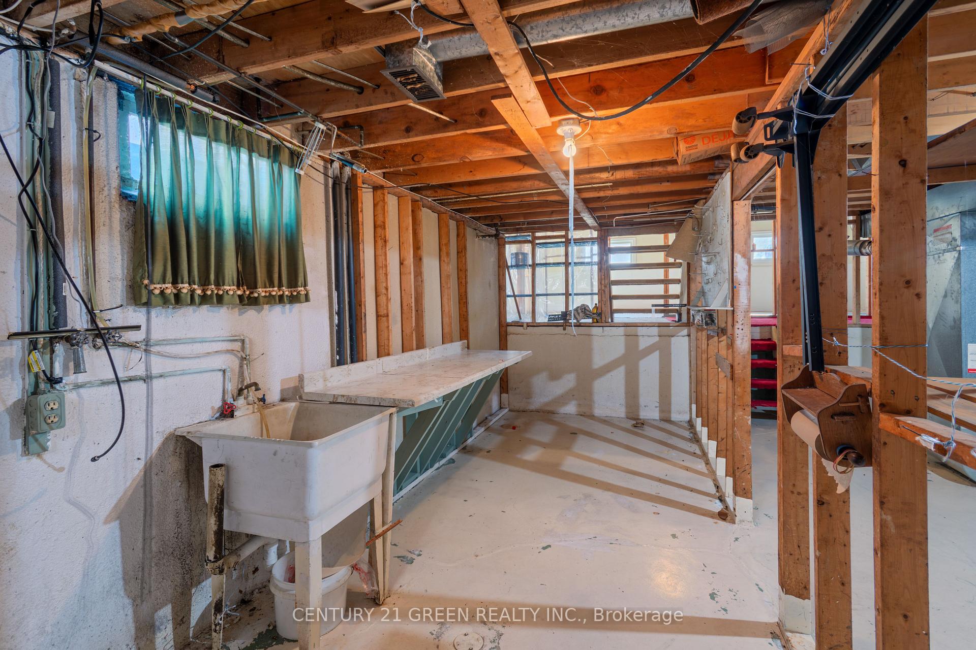 Photo 35 of 729 West 5th Street, Hamilton, Fessenden — HOMEH