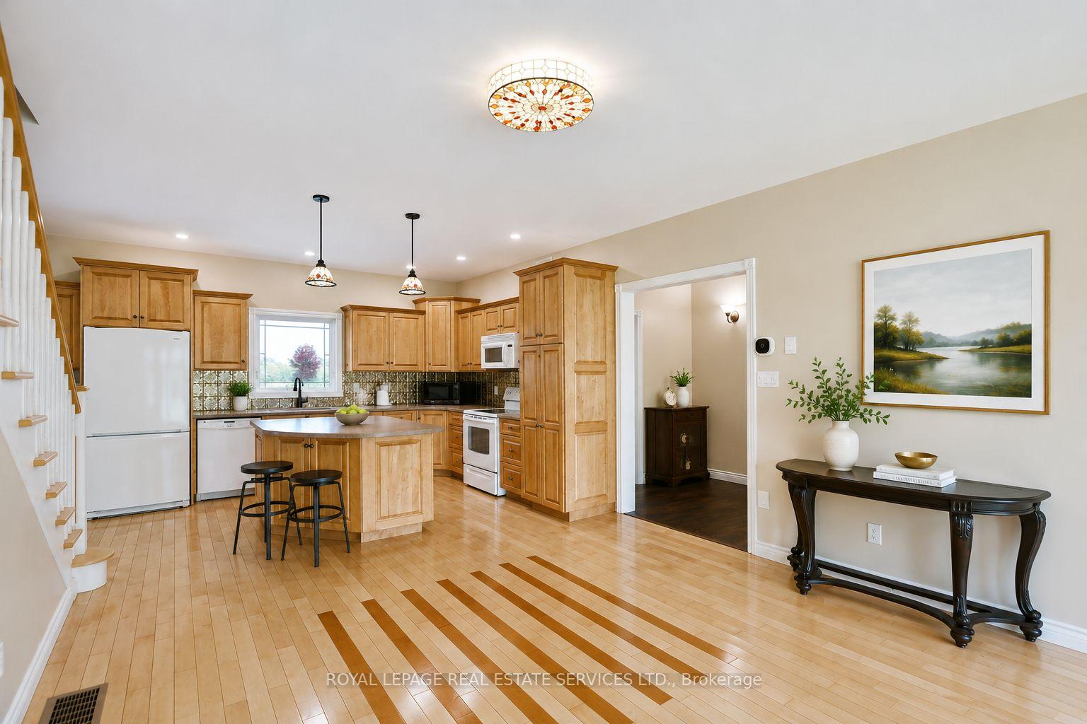 Photo 16 of 960 Lawson Road, Tiny, Rural Tiny — HOMEH