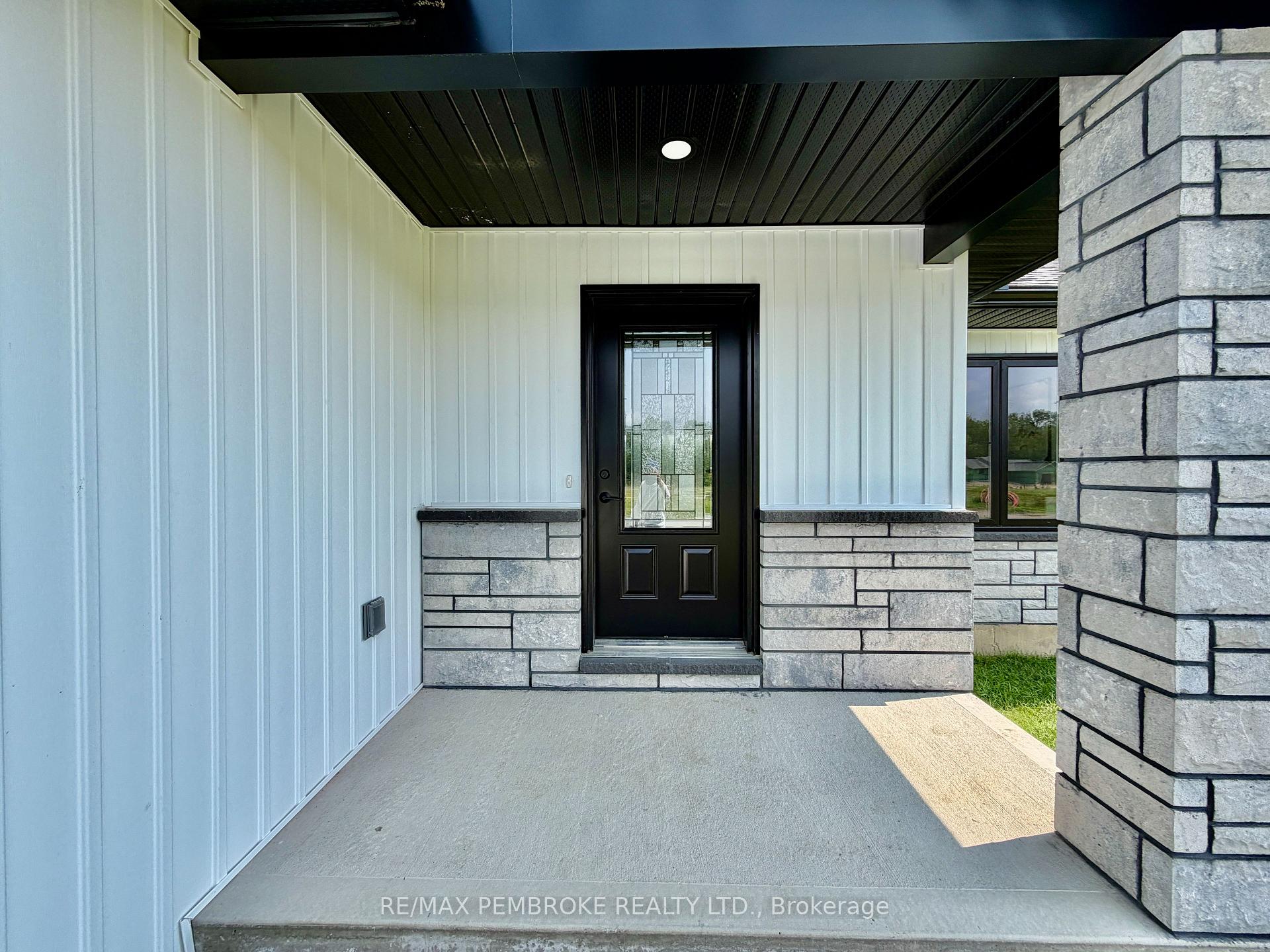 Photo 3 of 62 Eddy Crescent, Pembroke, Pembroke — HOMEH