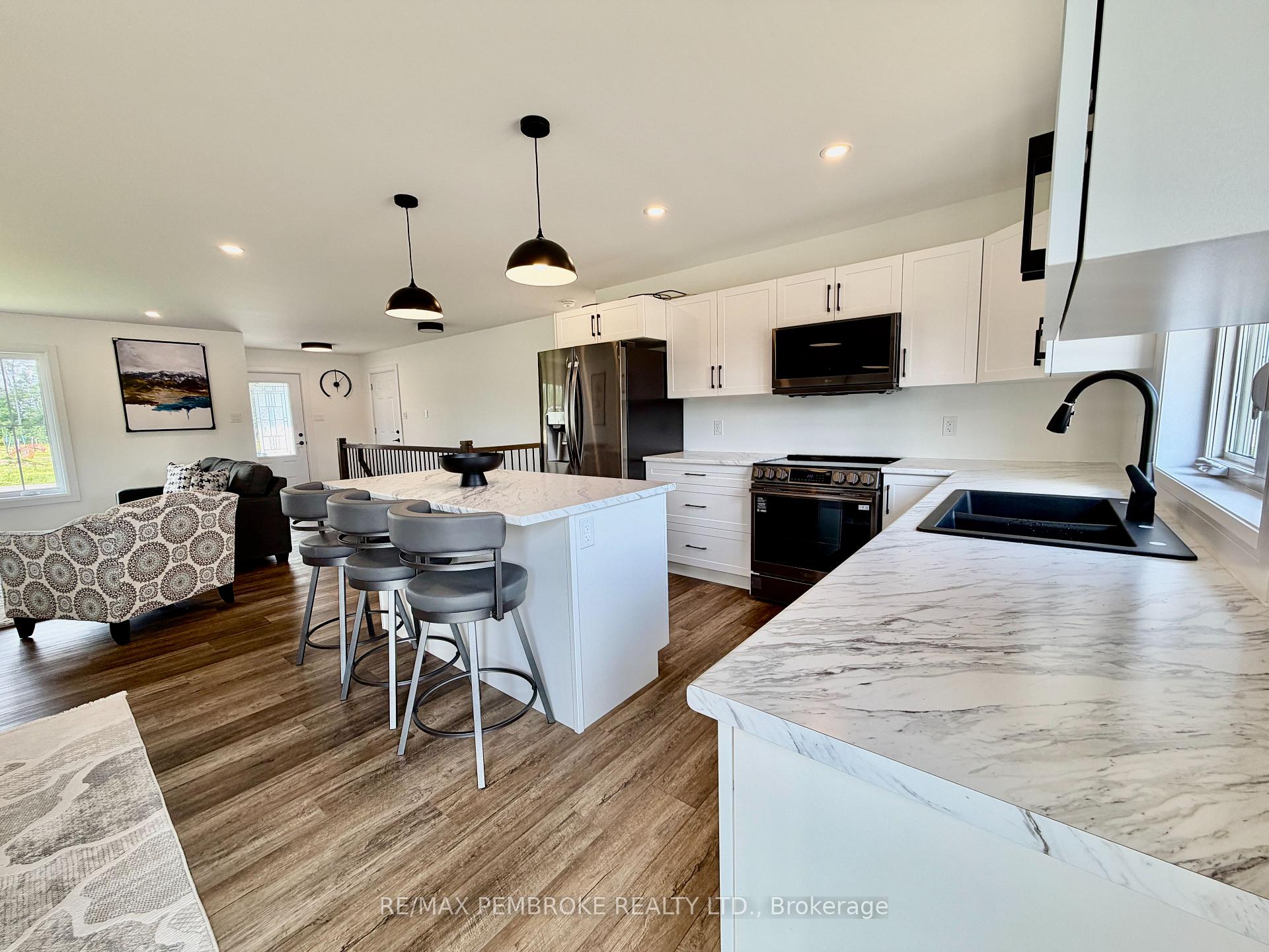 Photo 10 of 62 Eddy Crescent, Pembroke, Pembroke — HOMEH