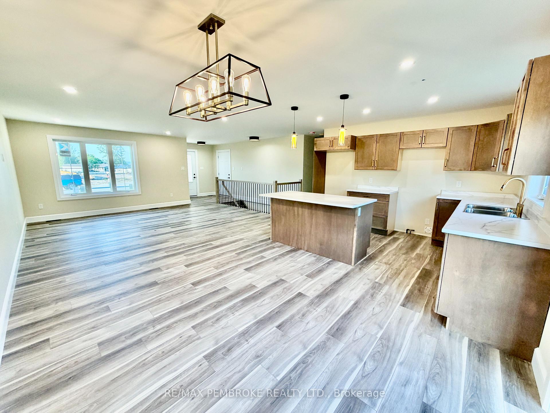 Photo 7 of 13 Eddy Crescent, Pembroke, Pembroke — HOMEH