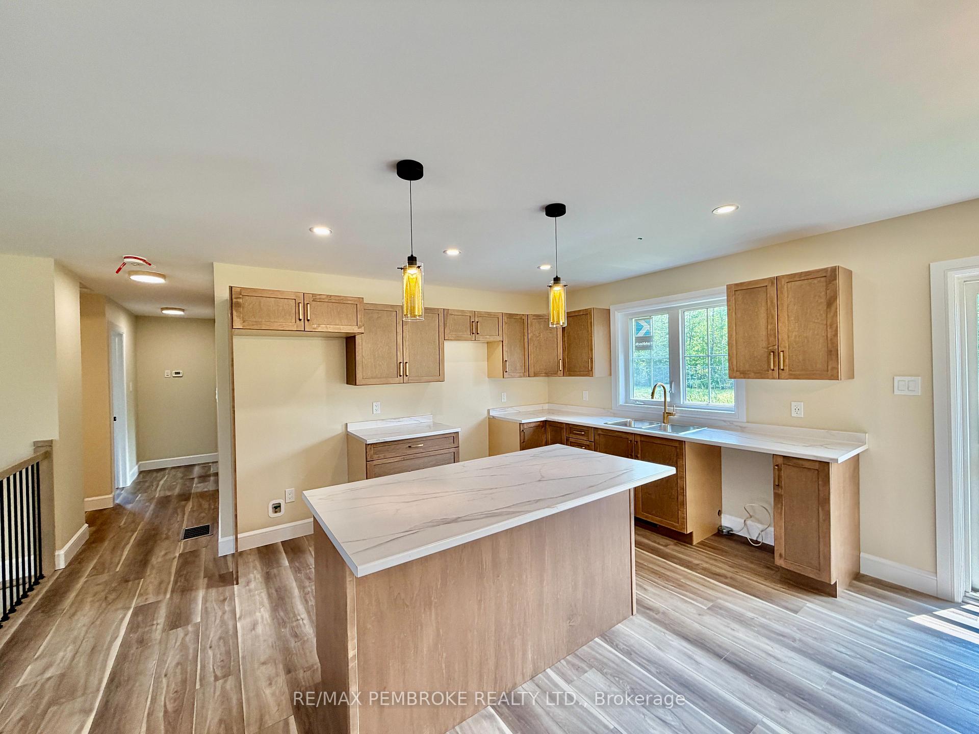 Photo 8 of 13 Eddy Crescent, Pembroke, Pembroke — HOMEH