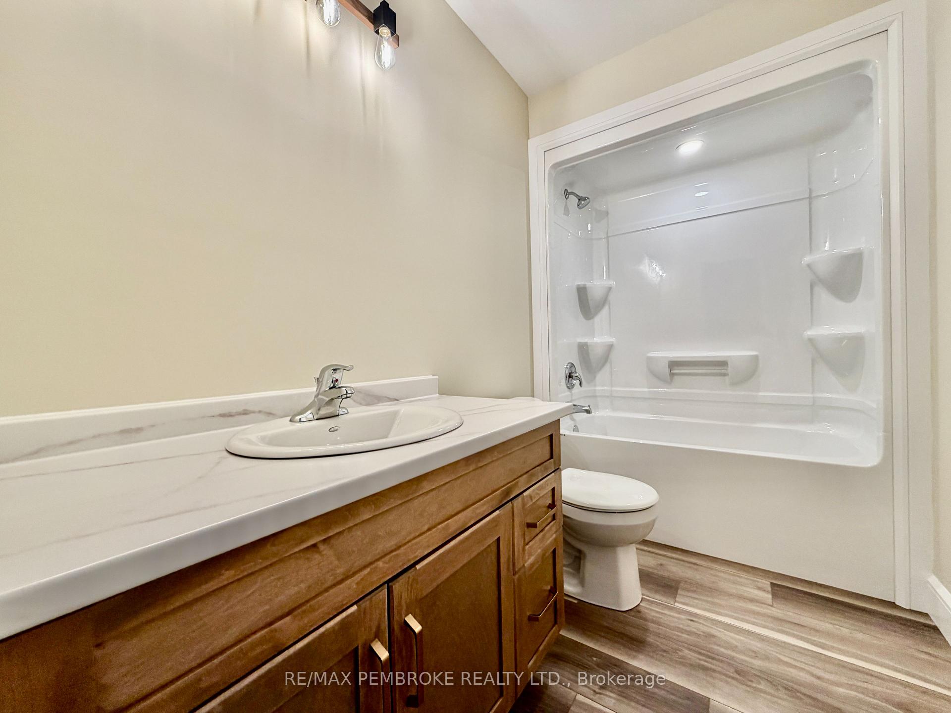 Photo 11 of 13 Eddy Crescent, Pembroke, Pembroke — HOMEH