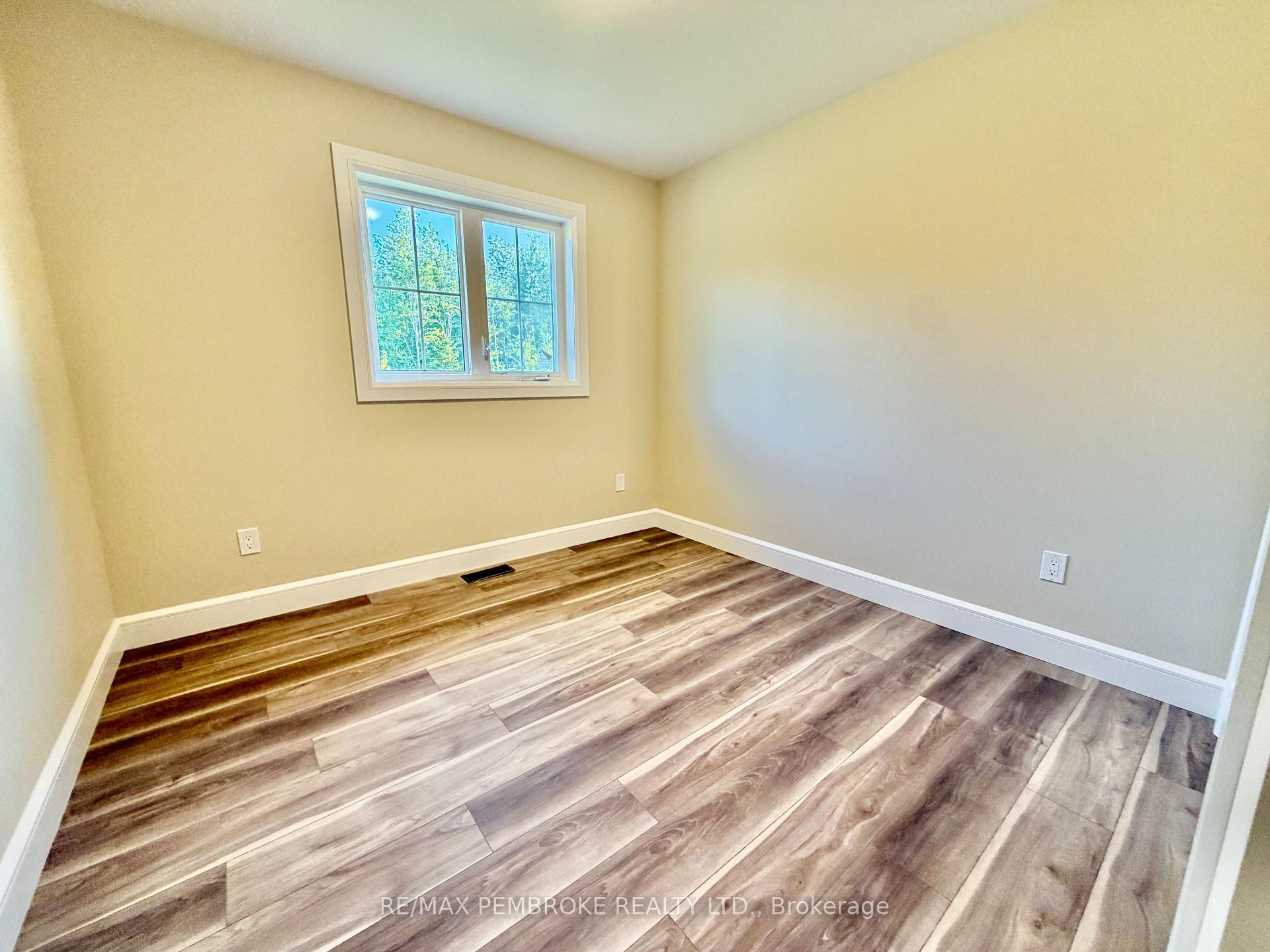 Photo 14 of 13 Eddy Crescent, Pembroke, Pembroke — HOMEH