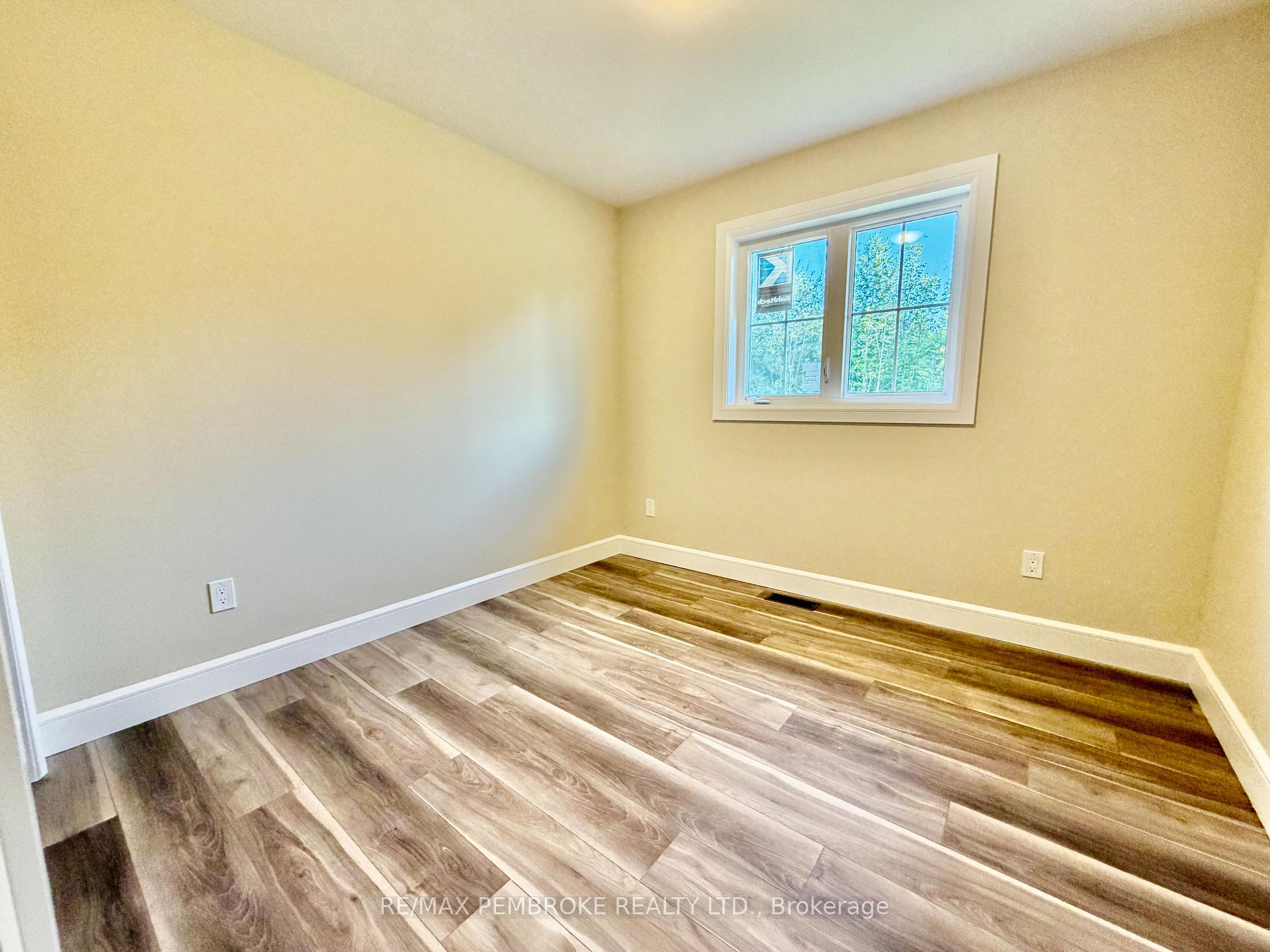 Photo 16 of 13 Eddy Crescent, Pembroke, Pembroke — HOMEH