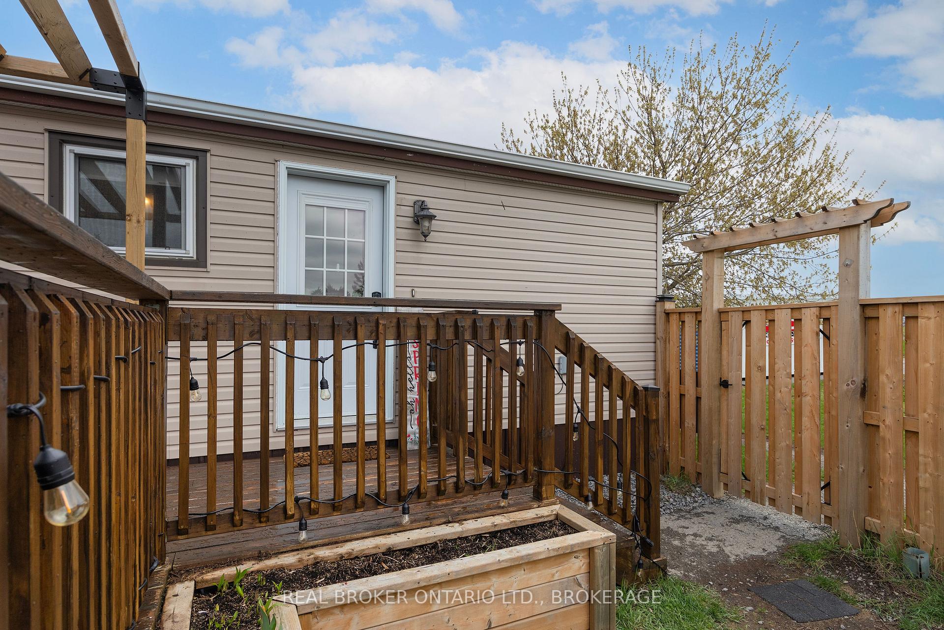 Photo 5 of 11 Hermes Drive, Kingston, Kingston East (Incl CFB Kingston) — HOMEH