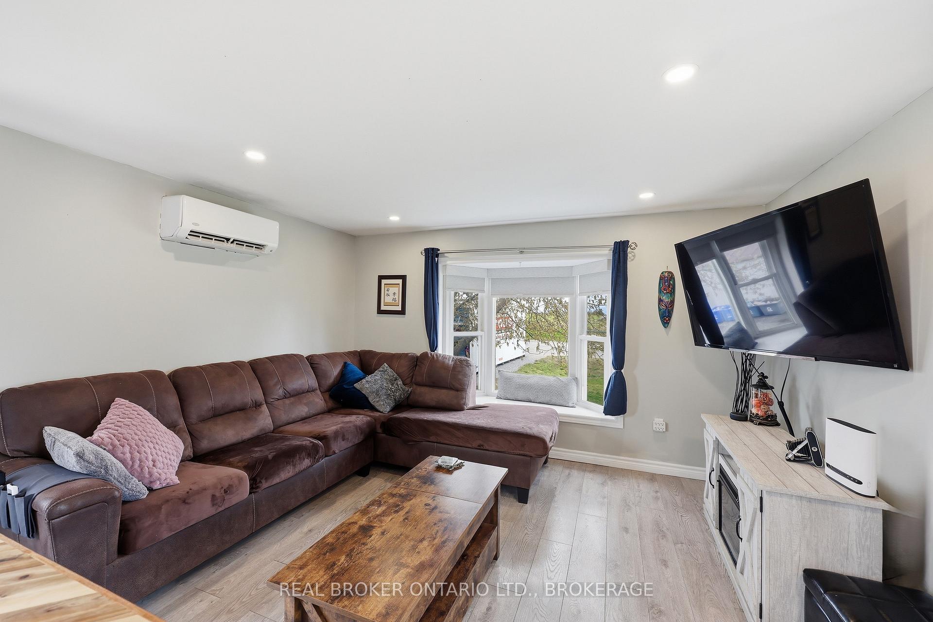 Photo 8 of 11 Hermes Drive, Kingston, Kingston East (Incl CFB Kingston) — HOMEH