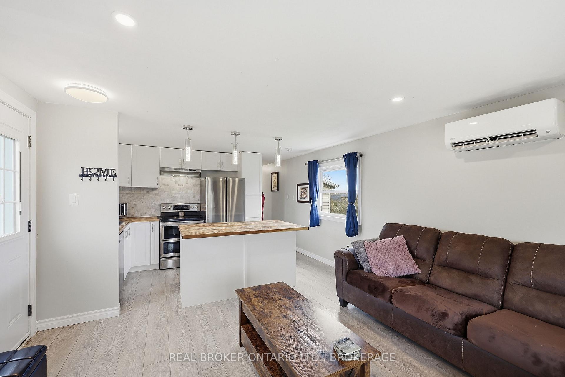 Photo 9 of 11 Hermes Drive, Kingston, Kingston East (Incl CFB Kingston) — HOMEH