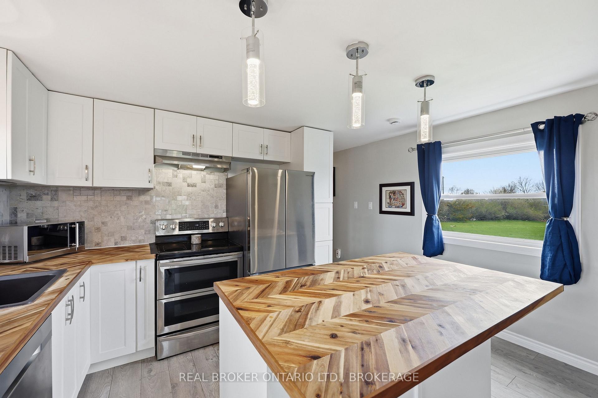Photo 10 of 11 Hermes Drive, Kingston, Kingston East (Incl CFB Kingston) — HOMEH