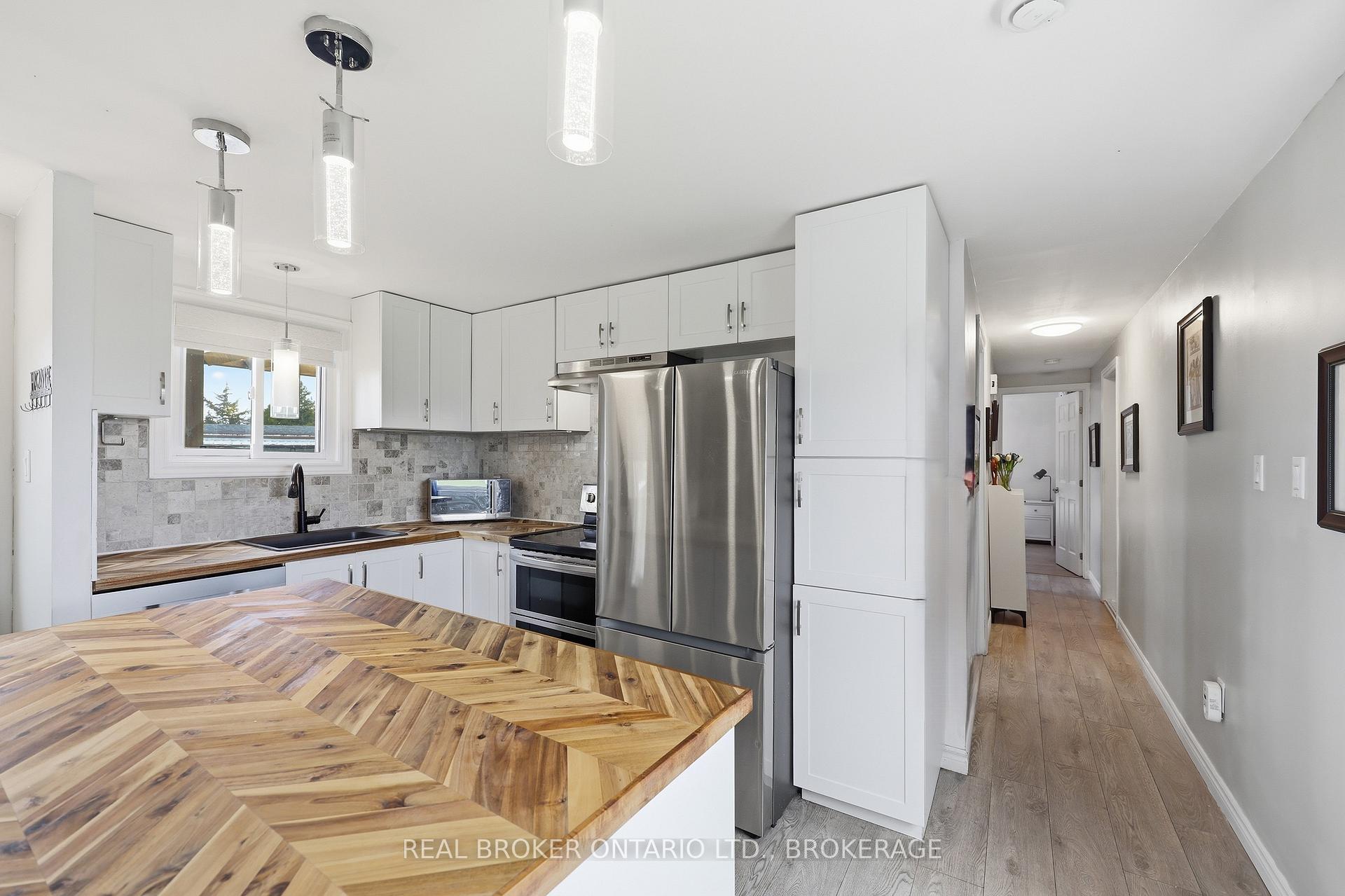 Photo 13 of 11 Hermes Drive, Kingston, Kingston East (Incl CFB Kingston) — HOMEH