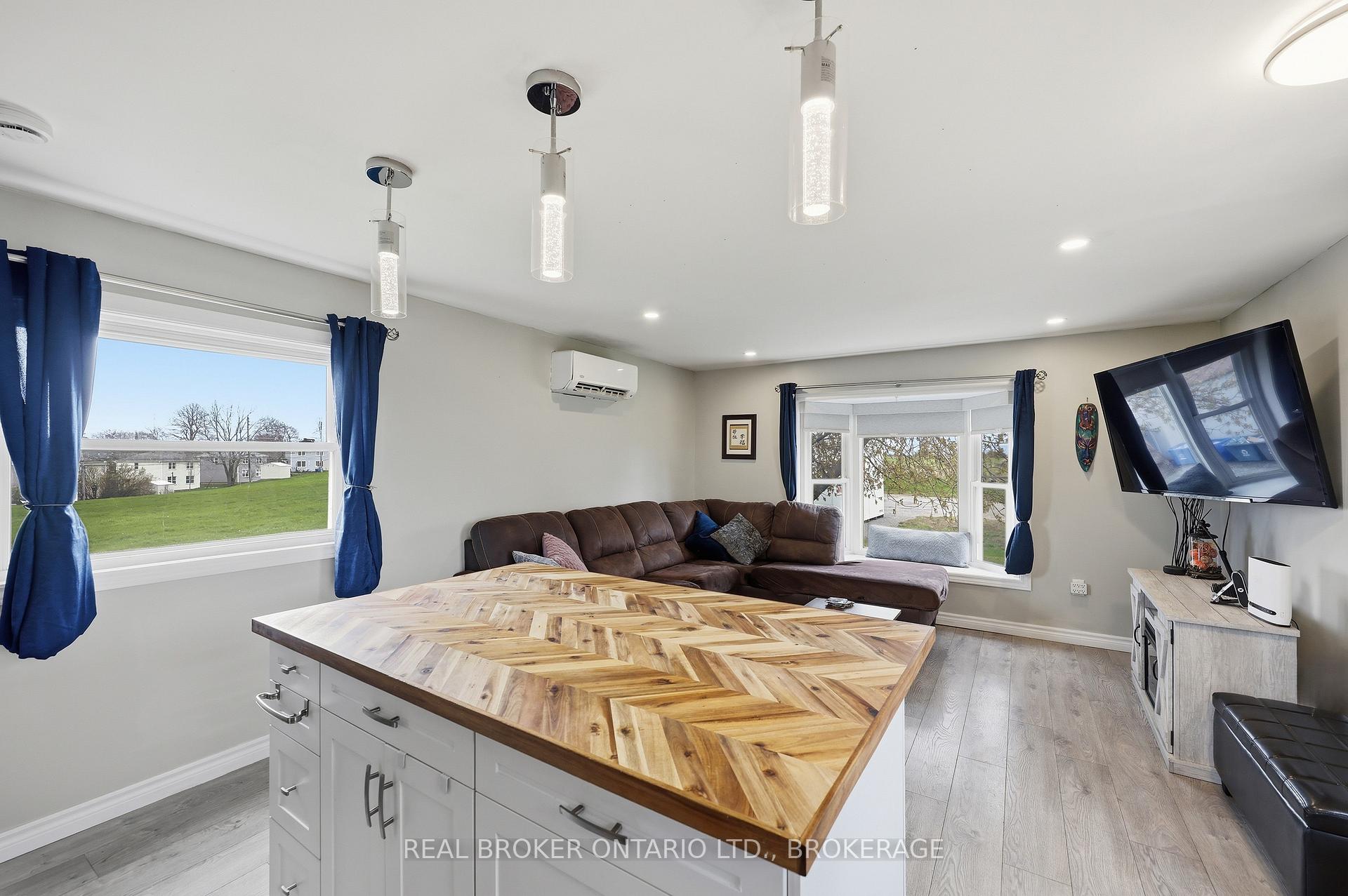 Photo 15 of 11 Hermes Drive, Kingston, Kingston East (Incl CFB Kingston) — HOMEH