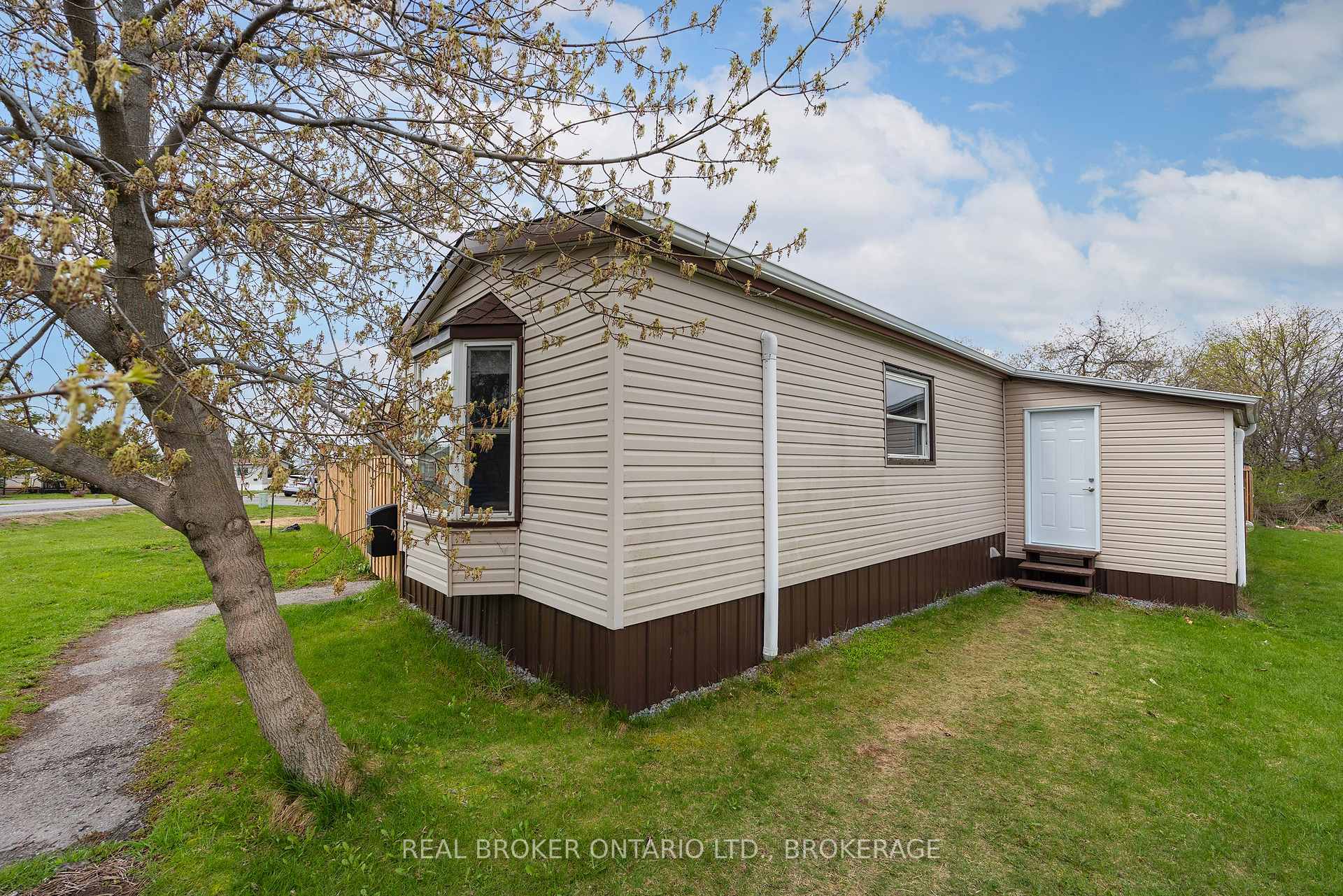 Photo 29 of 11 Hermes Drive, Kingston, Kingston East (Incl CFB Kingston) — HOMEH
