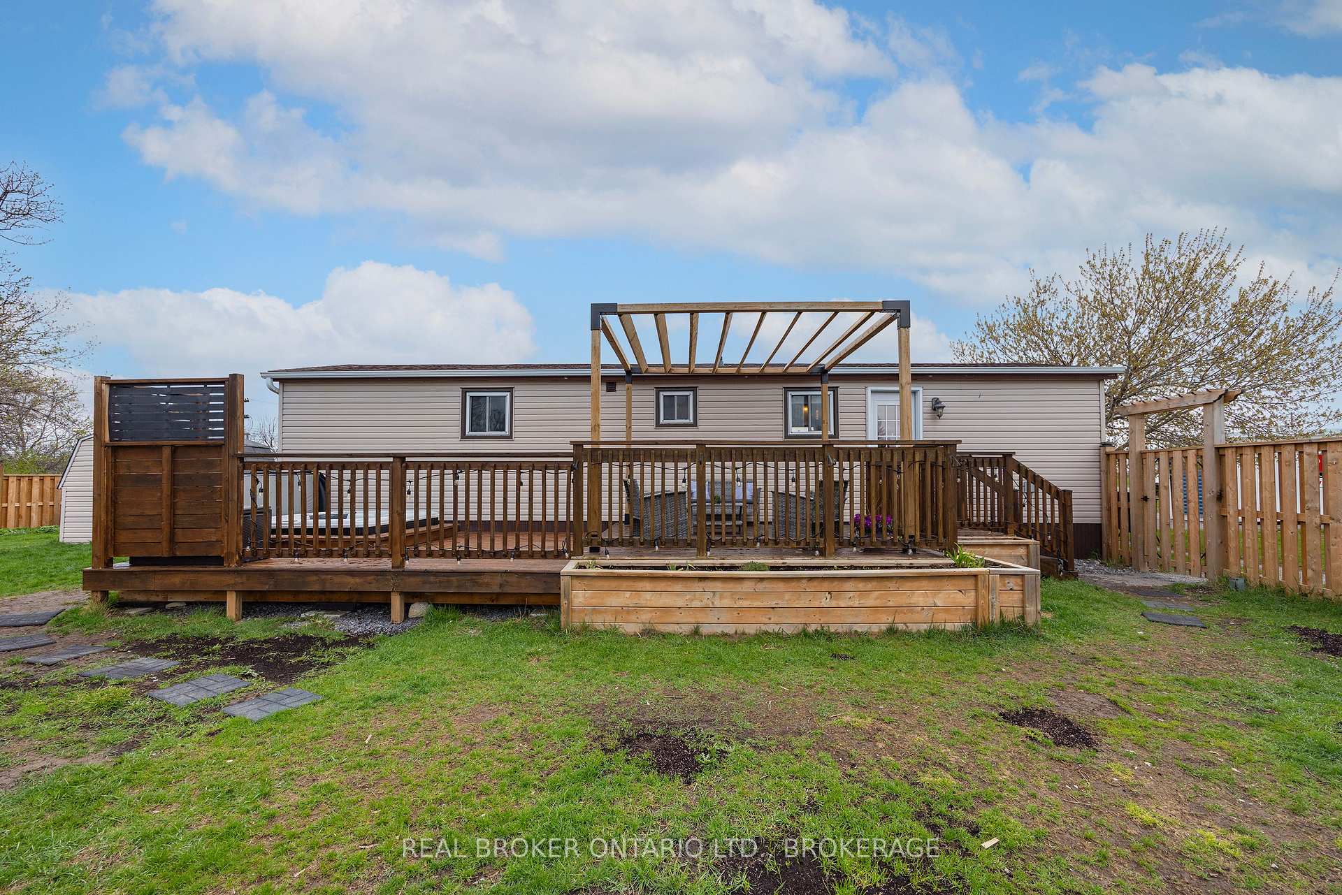 Photo 33 of 11 Hermes Drive, Kingston, Kingston East (Incl CFB Kingston) — HOMEH
