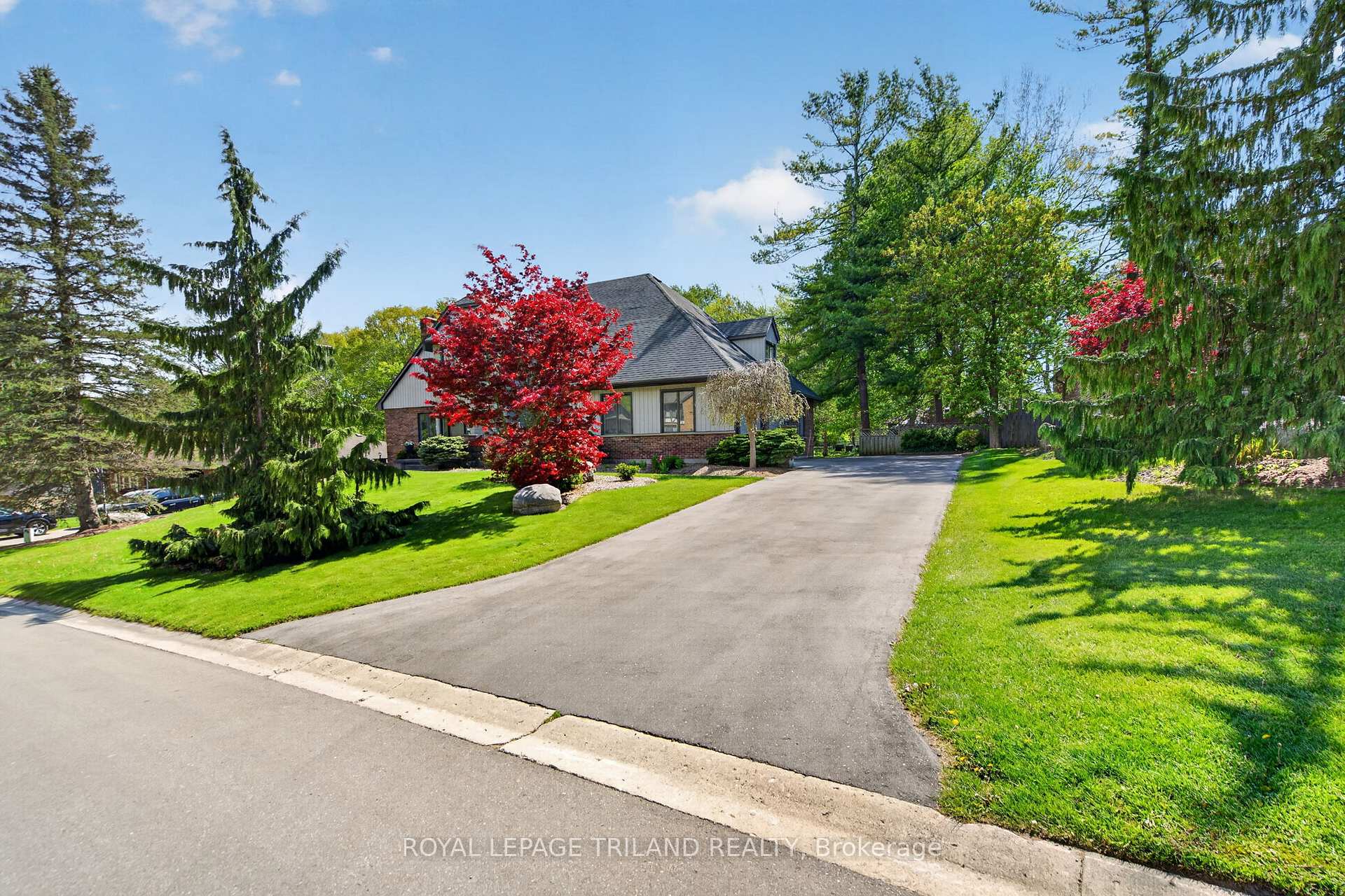 Photo 2 of 83 Blackburn Crescent, Middlesex Centre, Kilworth — HOMEH