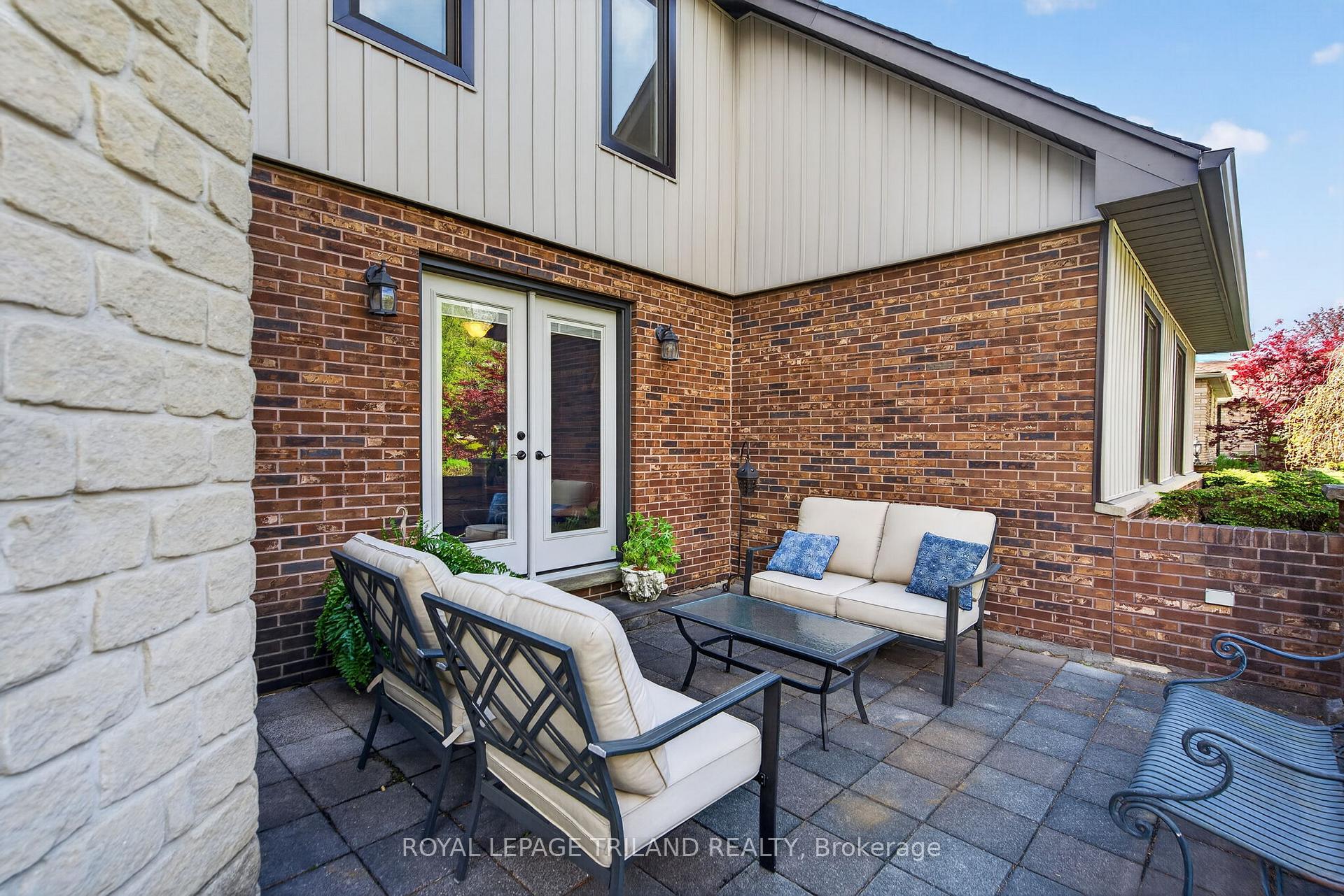 Photo 4 of 83 Blackburn Crescent, Middlesex Centre, Kilworth — HOMEH