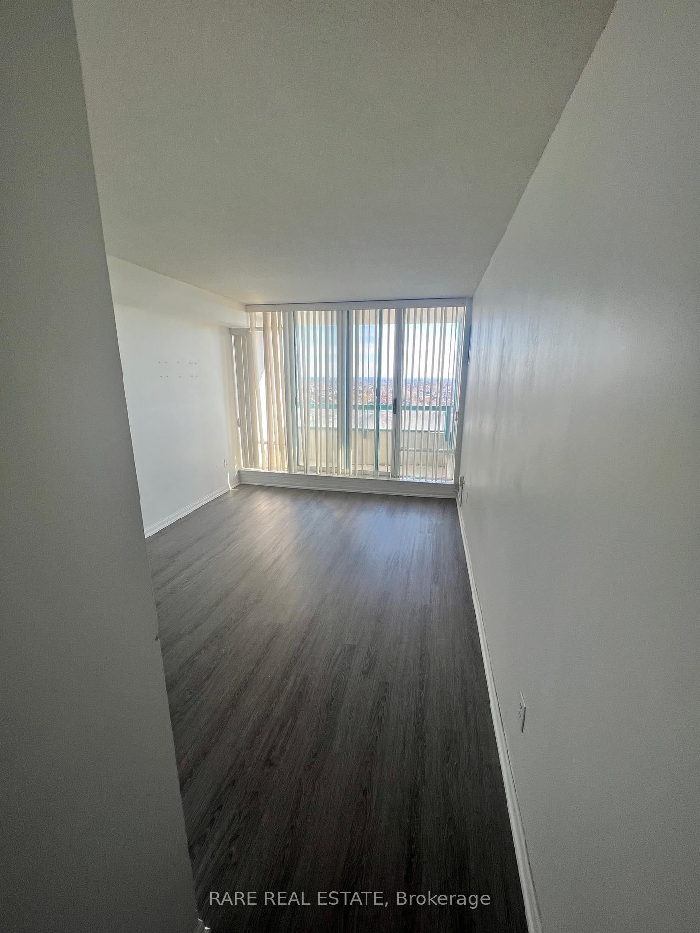 Photo 11 of Unit 905, 550 Webb Drive, Mississauga, City Centre — HOMEH