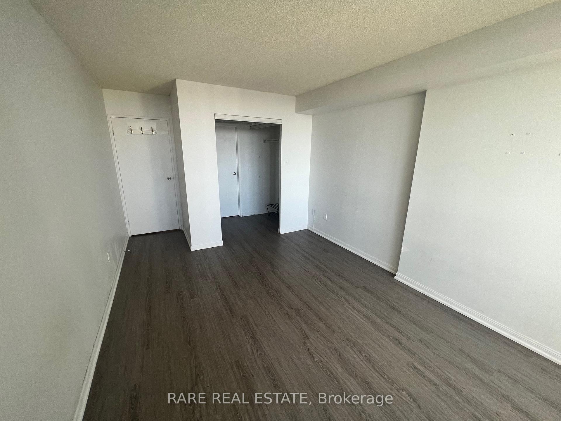 Photo 12 of Unit 905, 550 Webb Drive, Mississauga, City Centre — HOMEH