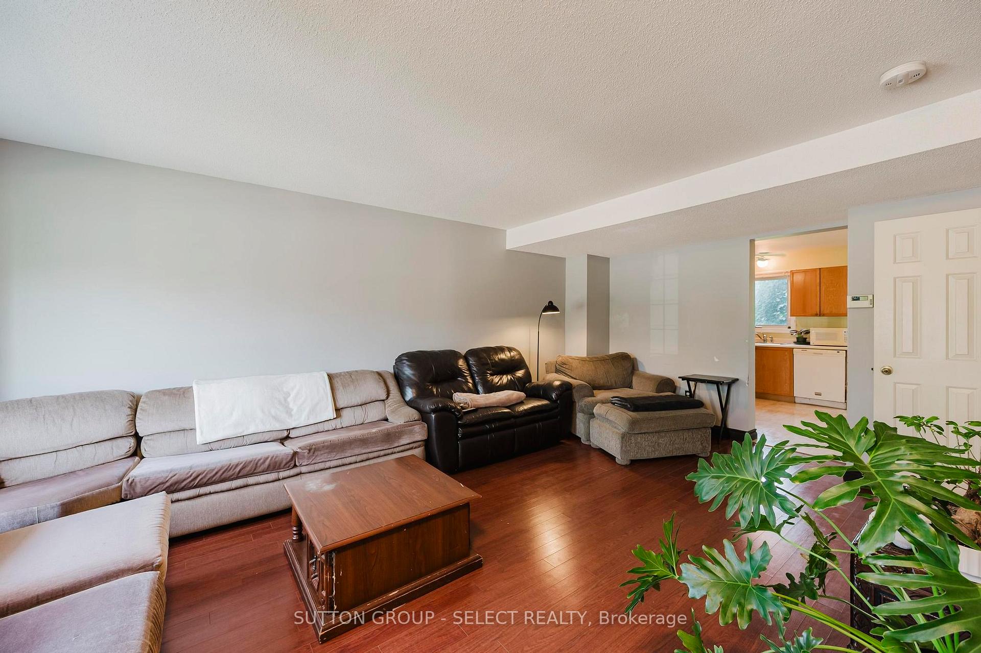 Photo 4 of Unit 11, 151 Martinet Avenue, London, East I — HOMEH