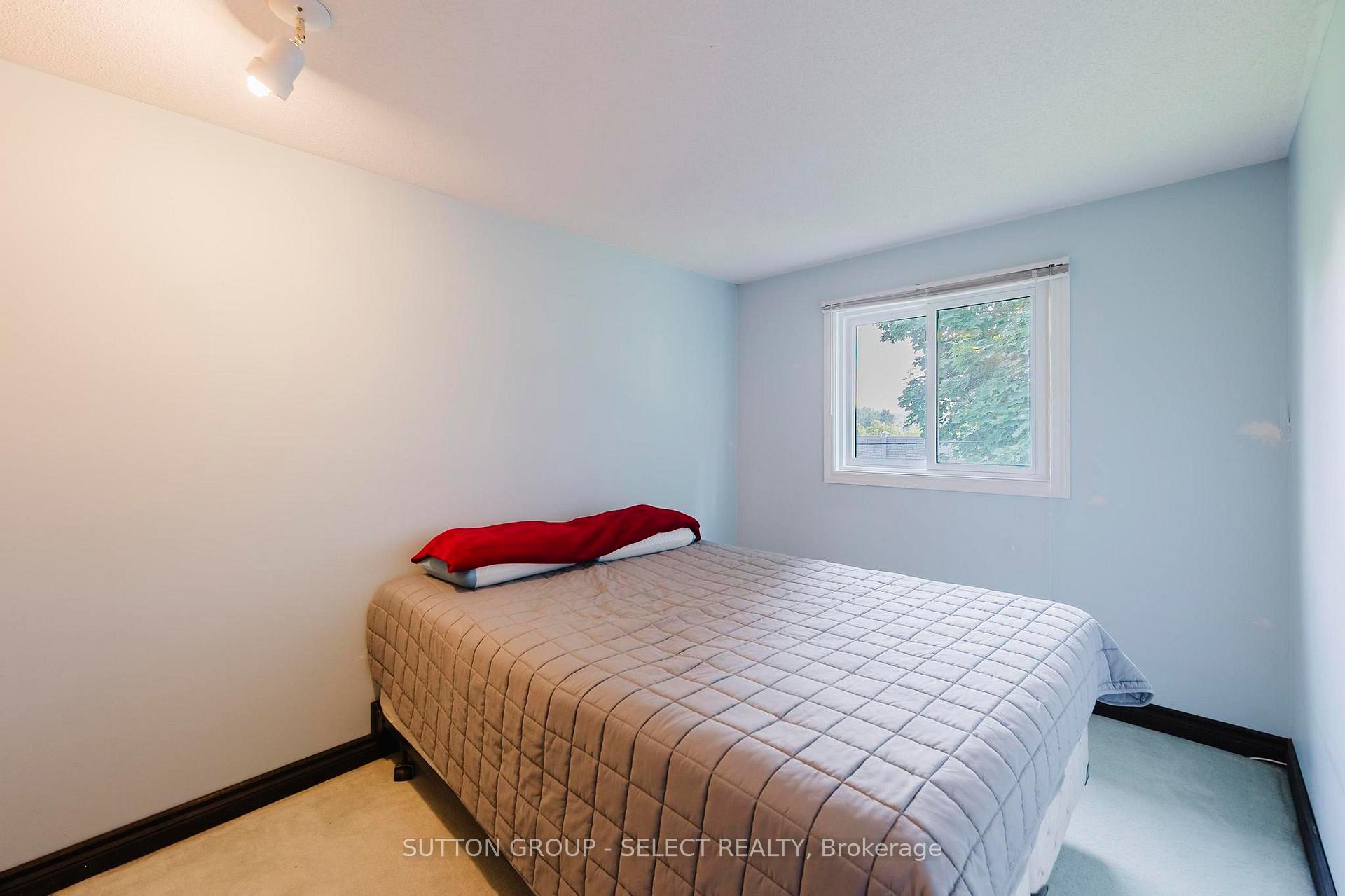 Photo 13 of Unit 11, 151 Martinet Avenue, London, East I — HOMEH