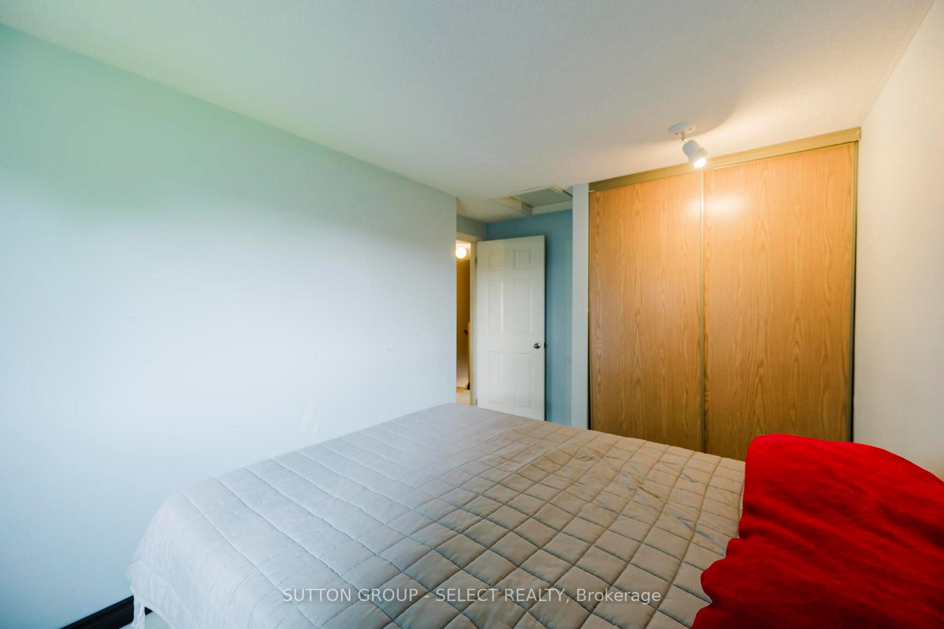 Photo 14 of Unit 11, 151 Martinet Avenue, London, East I — HOMEH