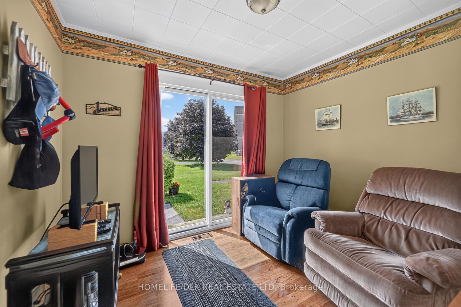 Photo 13 of 2257 Dundas Street, Edwardsburgh/Cardinal, Town of Cardinal — HOMEH