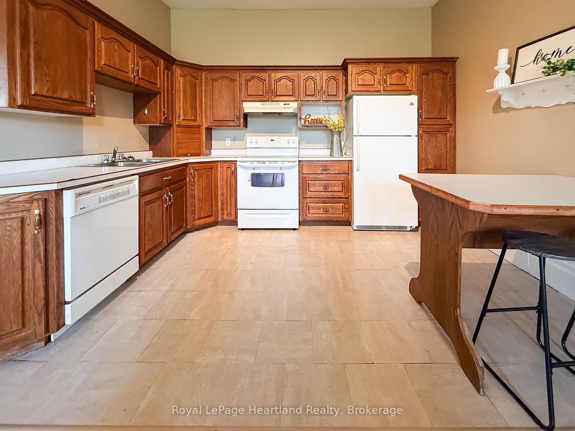 Photo 4 of 190 Albert Street, Central Huron, Clinton — HOMEH