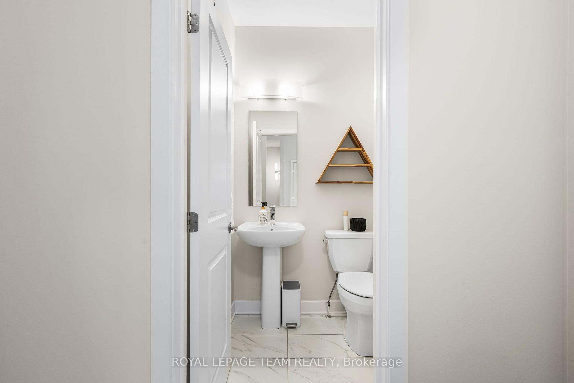 Photo 5 of 800 Solarium Avenue, Ottawa, Riverside South/Gloucester Glen — HOMEH