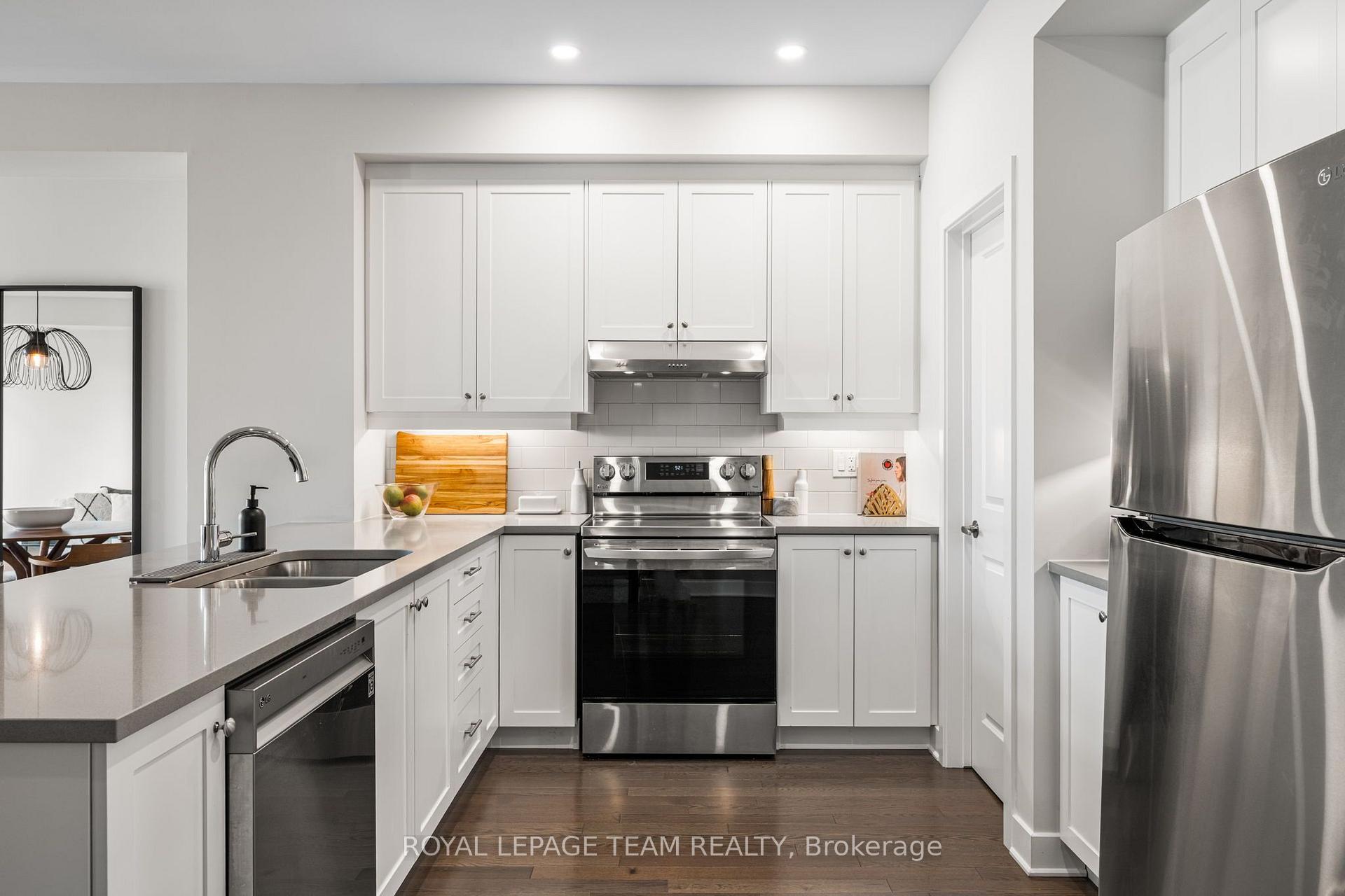 Photo 8 of 800 Solarium Avenue, Ottawa, Riverside South/Gloucester Glen — HOMEH