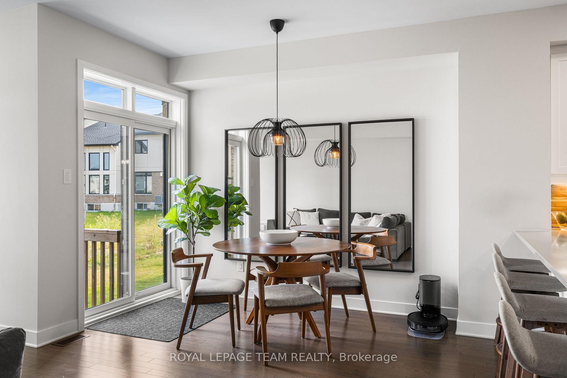 Photo 11 of 800 Solarium Avenue, Ottawa, Riverside South/Gloucester Glen — HOMEH