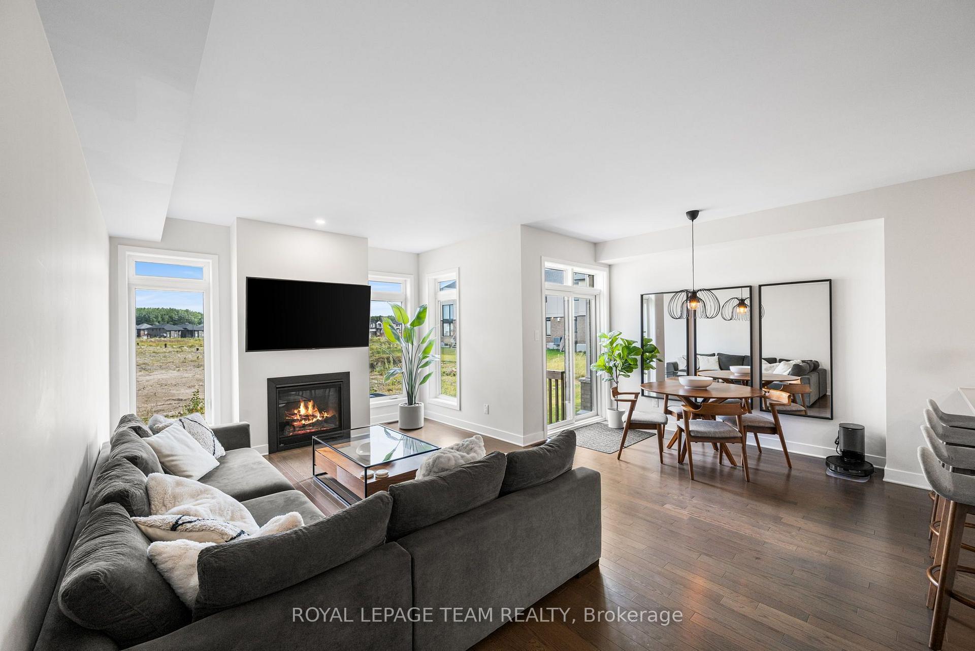 Photo 13 of 800 Solarium Avenue, Ottawa, Riverside South/Gloucester Glen — HOMEH