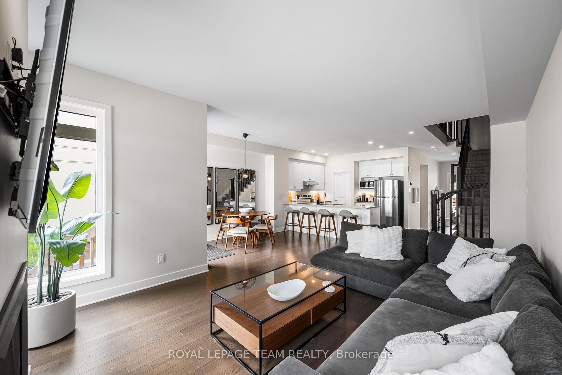 Photo 15 of 800 Solarium Avenue, Ottawa, Riverside South/Gloucester Glen — HOMEH