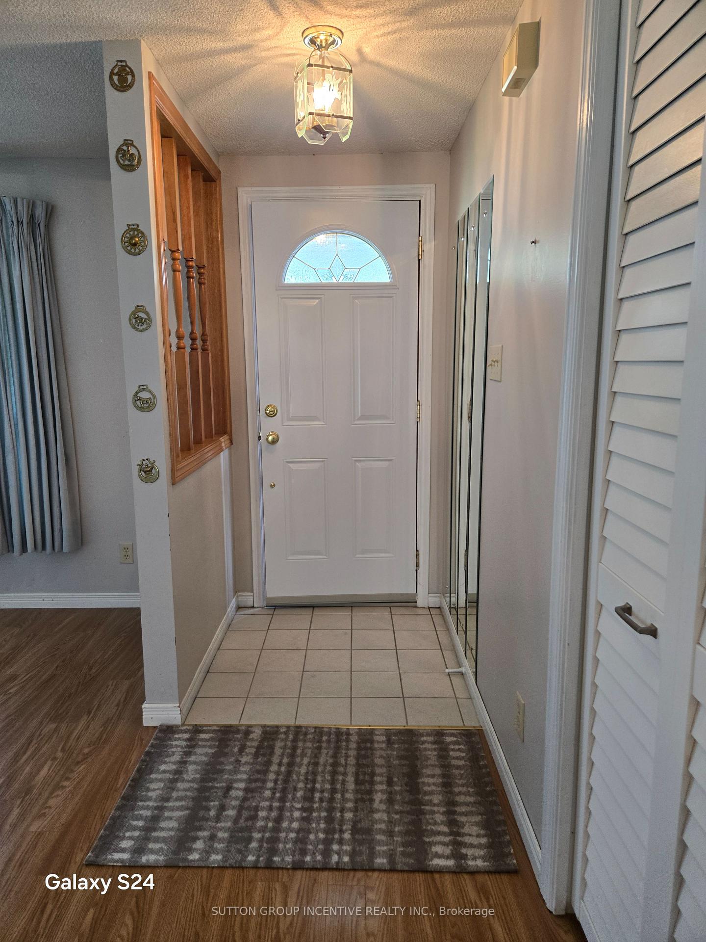 Photo 2 of 36 Weeping Willow Drive, Innisfil, Rural Innisfil — HOMEH