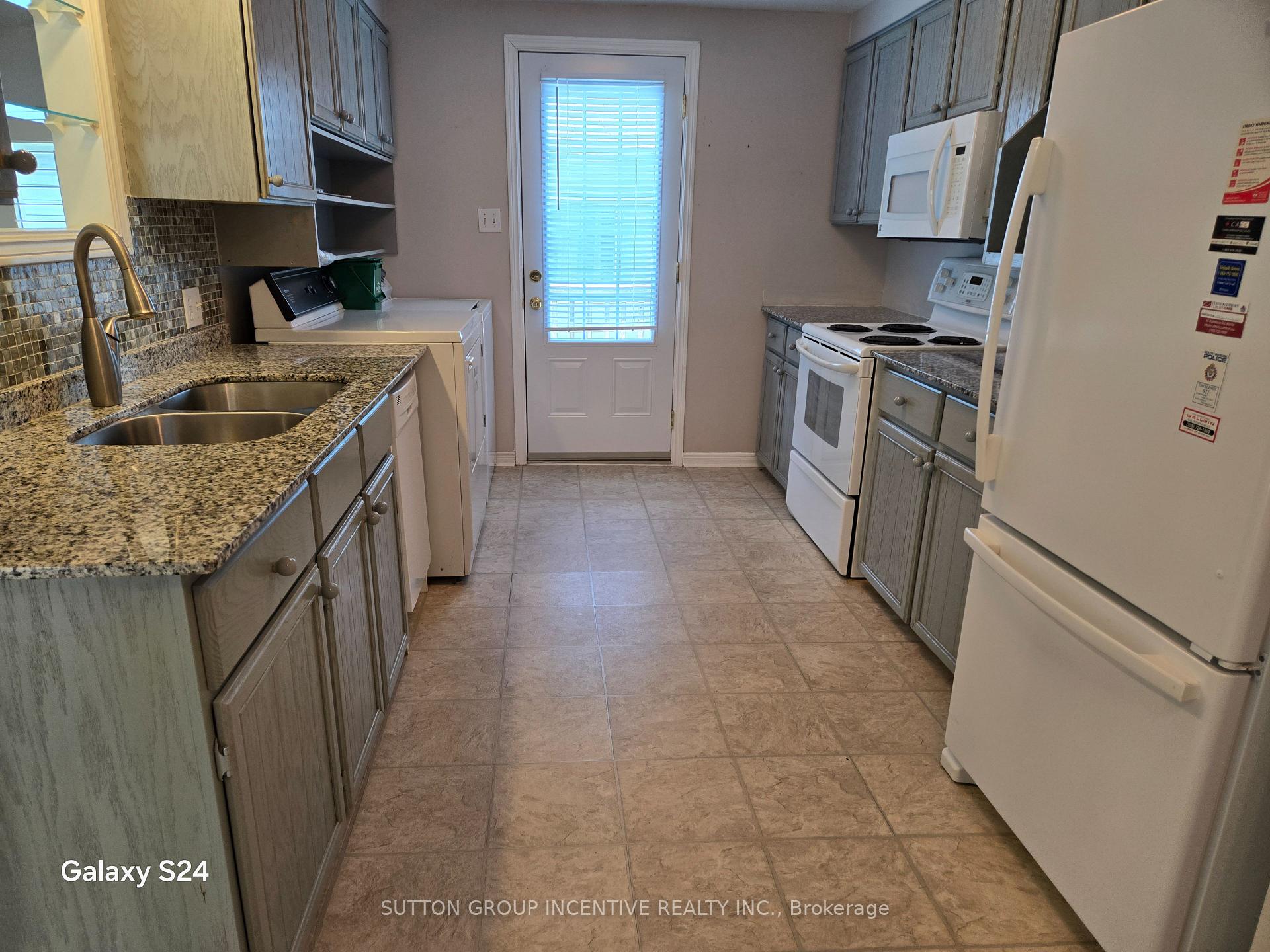 Photo 6 of 36 Weeping Willow Drive, Innisfil, Rural Innisfil — HOMEH