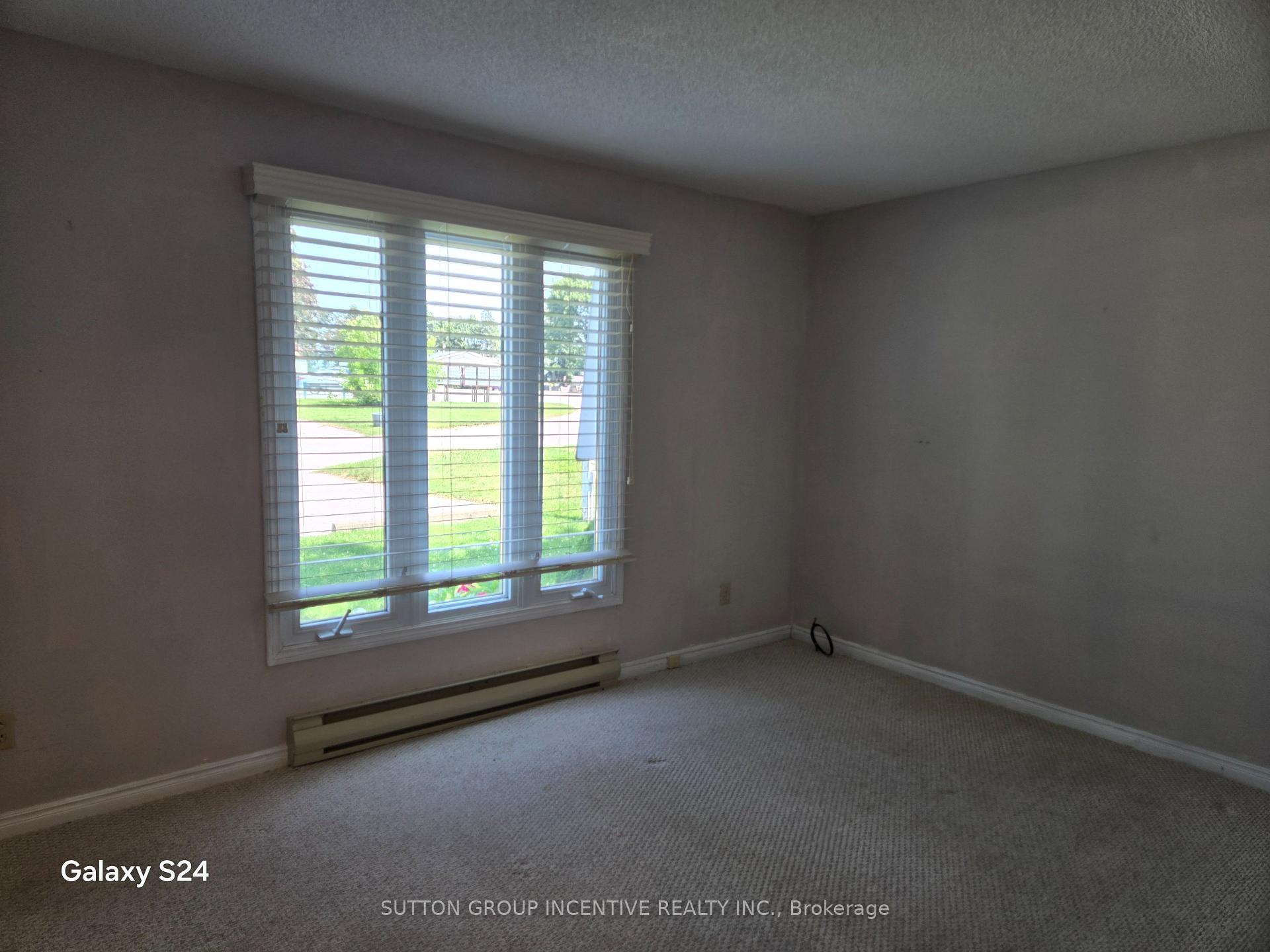 Photo 11 of 36 Weeping Willow Drive, Innisfil, Rural Innisfil — HOMEH